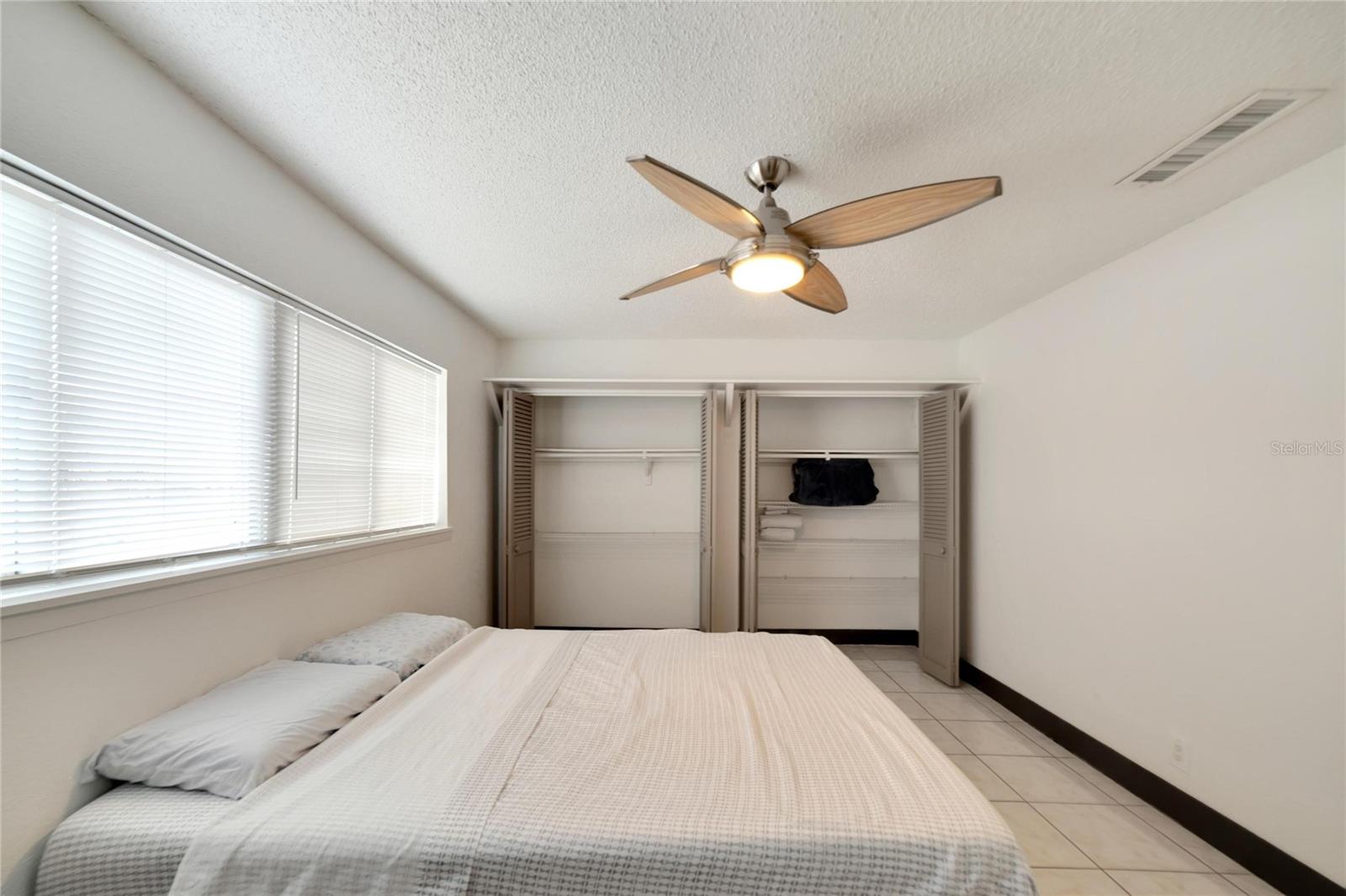 Image 36 of 75 For 6301 Newtown Circle 1a4