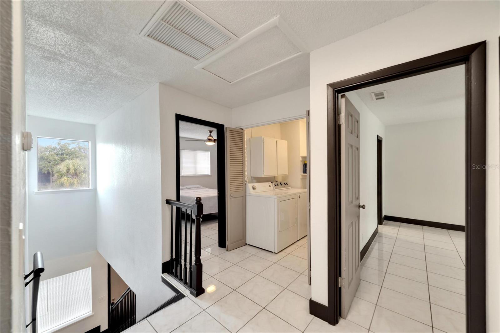 Image 38 of 75 For 6301 Newtown Circle 1a4