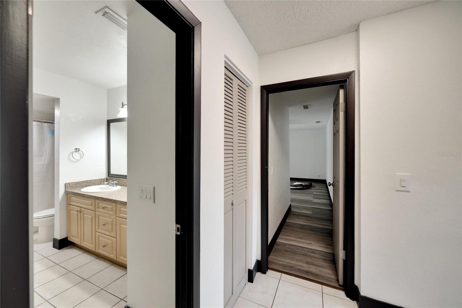 Image 39 of 75 For 6301 Newtown Circle 1a4