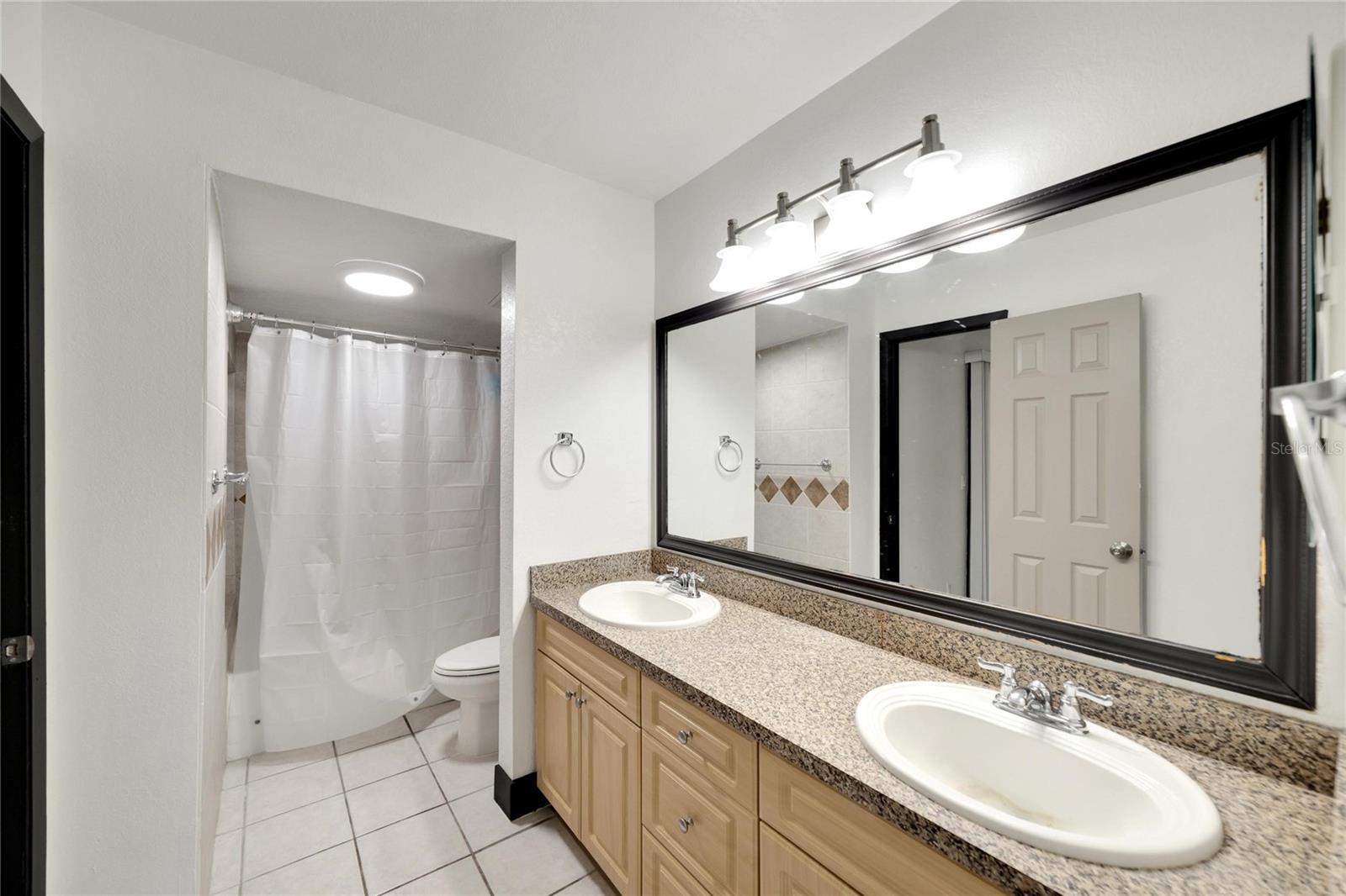 Image 40 of 75 For 6301 Newtown Circle 1a4