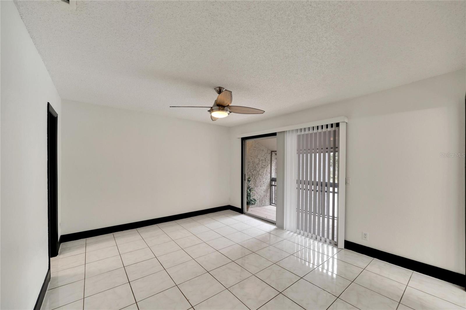 Image 43 of 75 For 6301 Newtown Circle 1a4