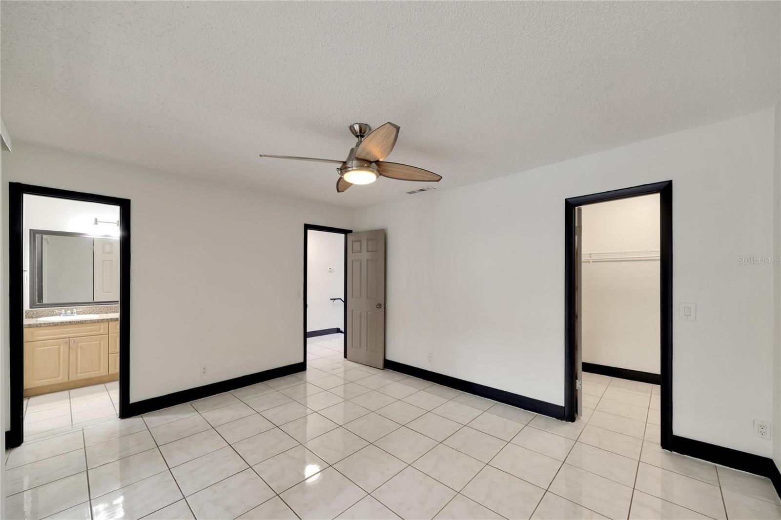 Image 44 of 75 For 6301 Newtown Circle 1a4