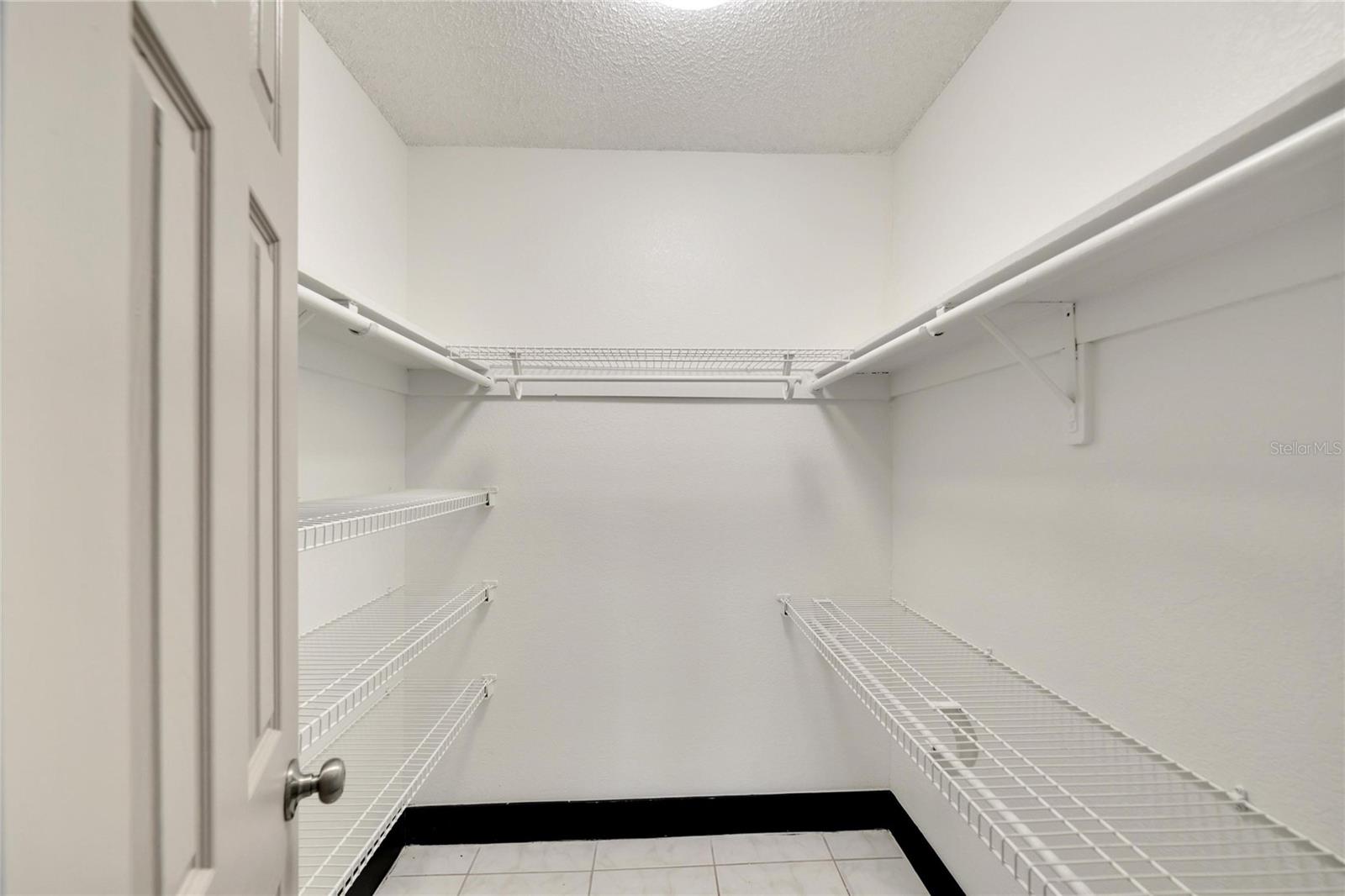 Image 48 of 75 For 6301 Newtown Circle 1a4