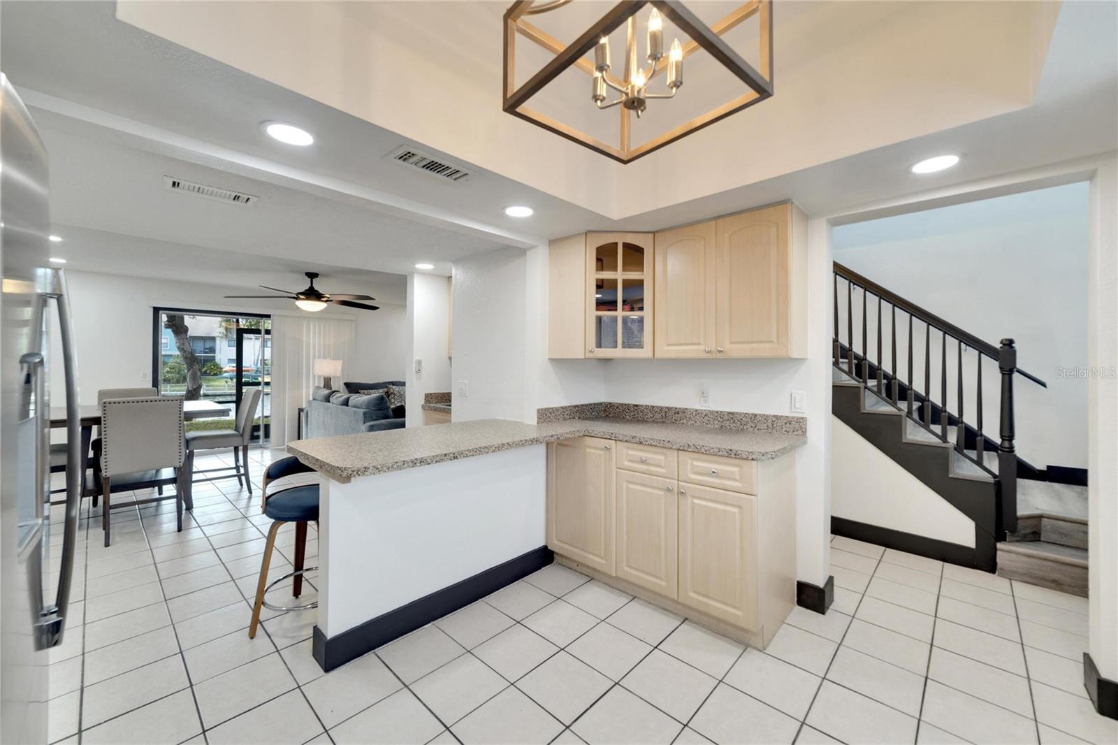 Image 8 of 75 For 6301 Newtown Circle 1a4