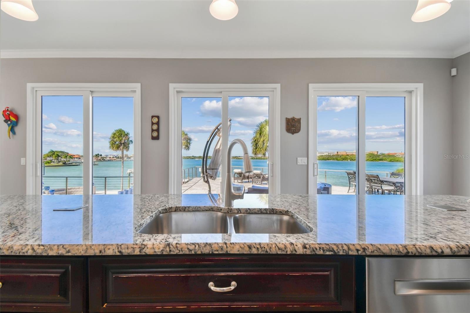 Image 29 of 100 For 582 Johns Pass Avenue