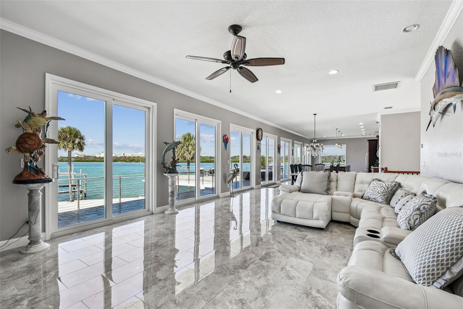 Image 33 of 100 For 582 Johns Pass Avenue