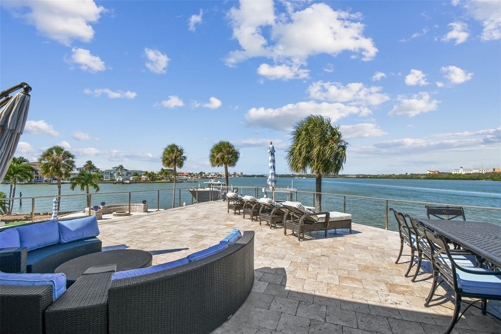 Image 37 of 100 For 582 Johns Pass Avenue