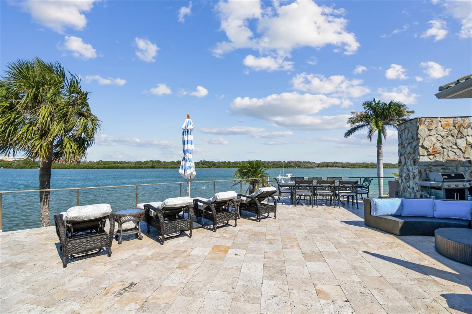 Image 42 of 100 For 582 Johns Pass Avenue