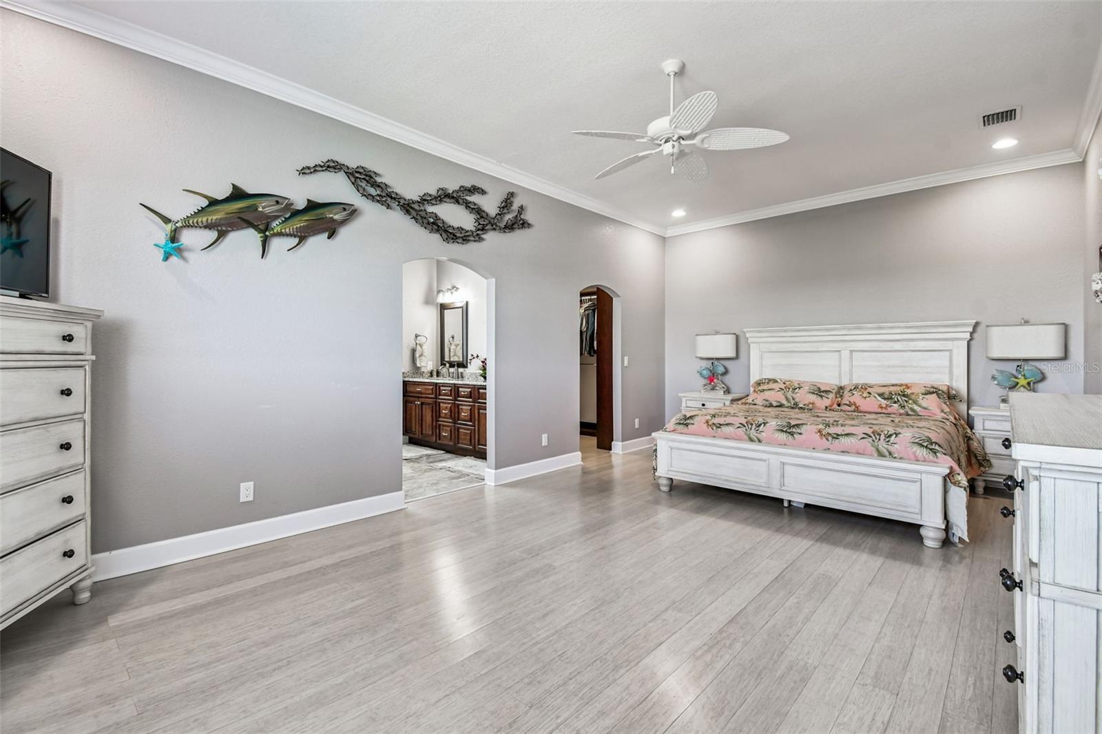 Image 46 of 100 For 582 Johns Pass Avenue