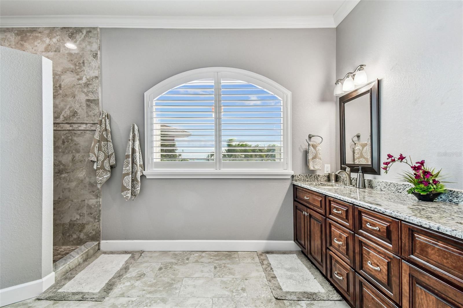 Image 51 of 100 For 582 Johns Pass Avenue