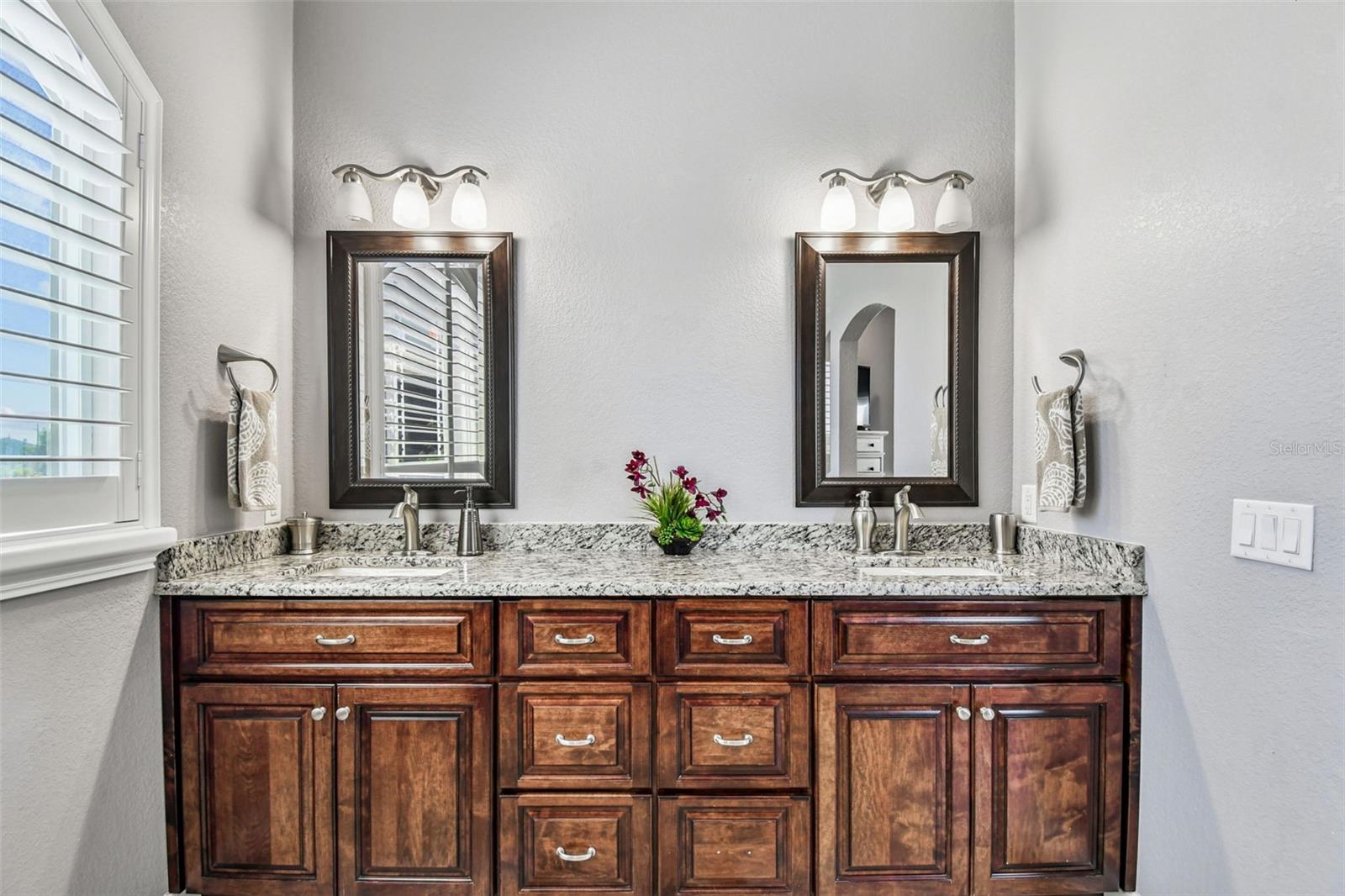 Image 55 of 100 For 582 Johns Pass Avenue