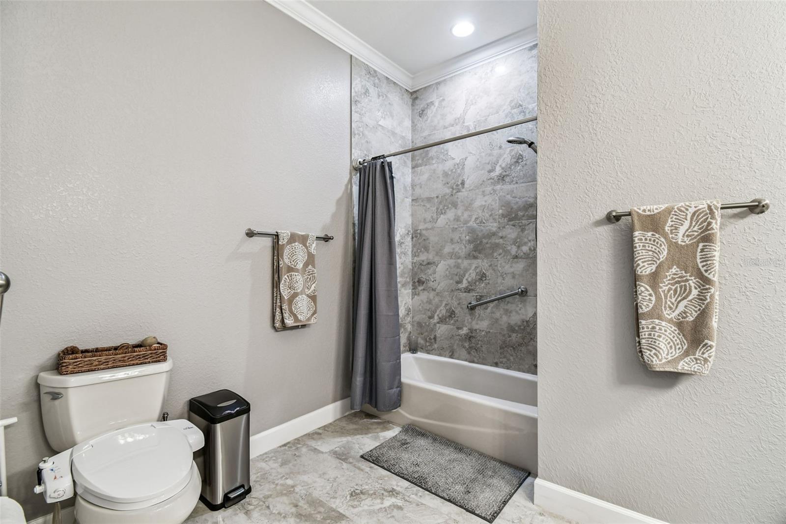 Image 60 of 100 For 582 Johns Pass Avenue