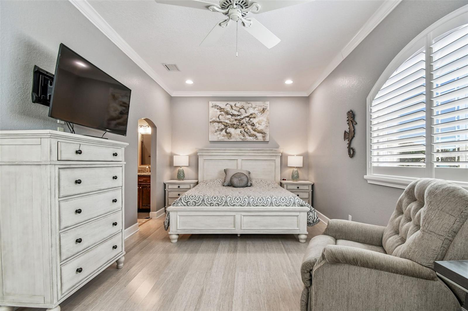 Image 61 of 100 For 582 Johns Pass Avenue