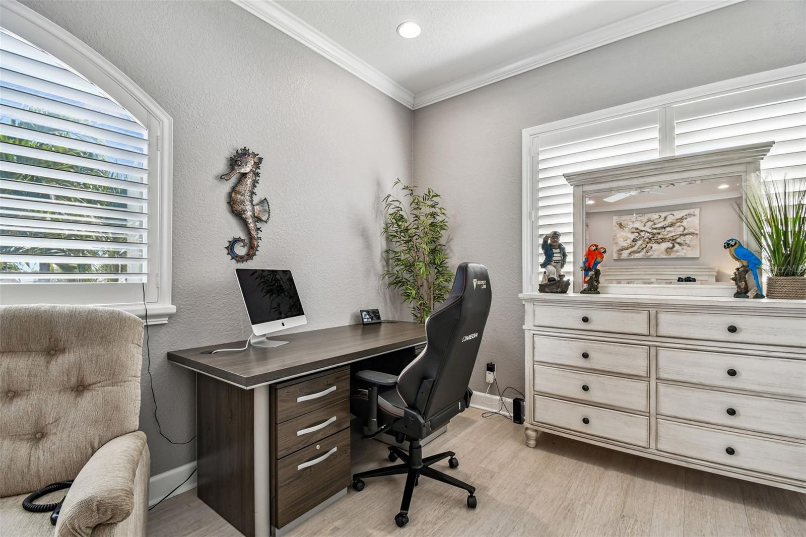 Image 62 of 100 For 582 Johns Pass Avenue