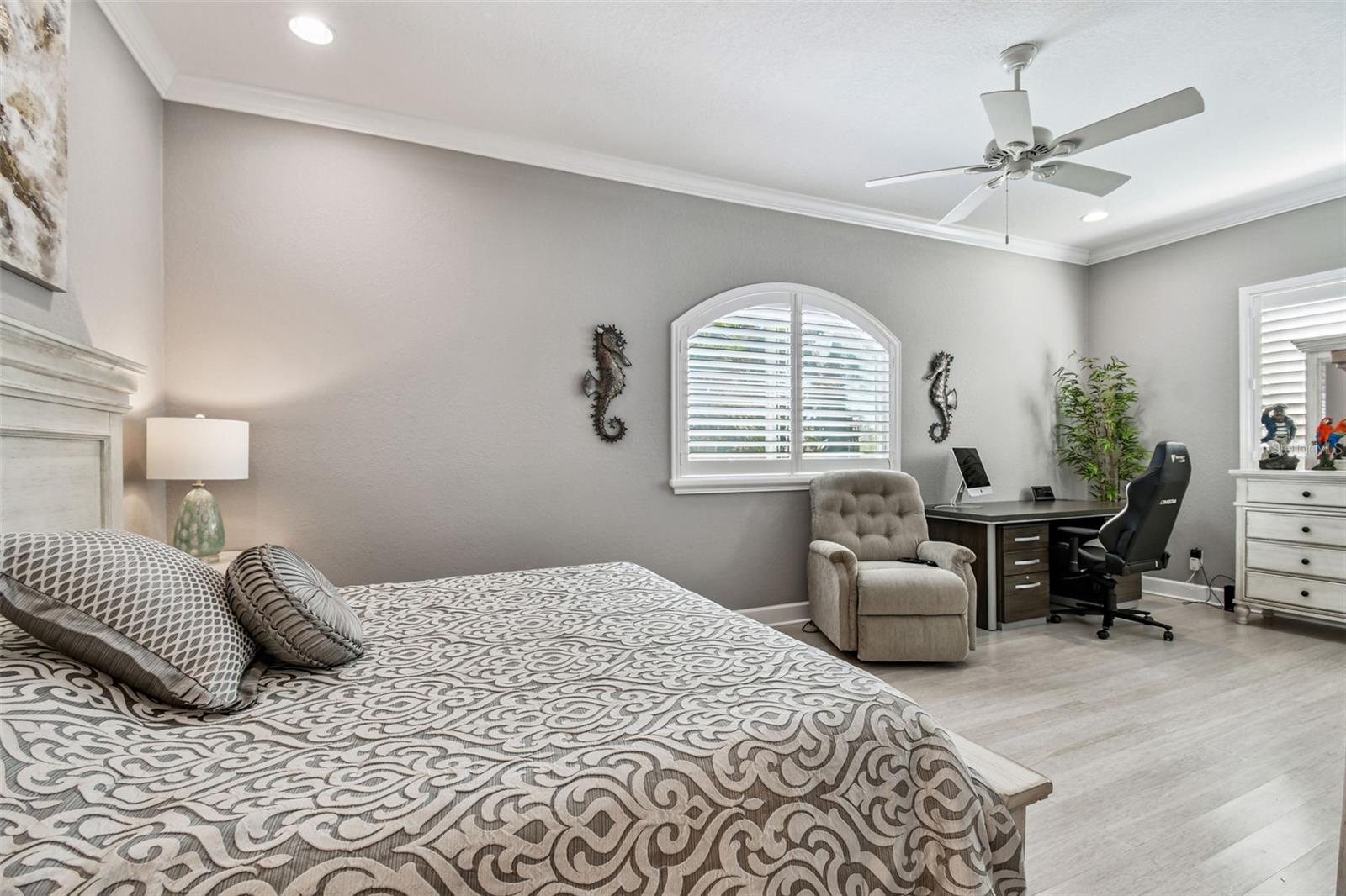 Image 66 of 100 For 582 Johns Pass Avenue