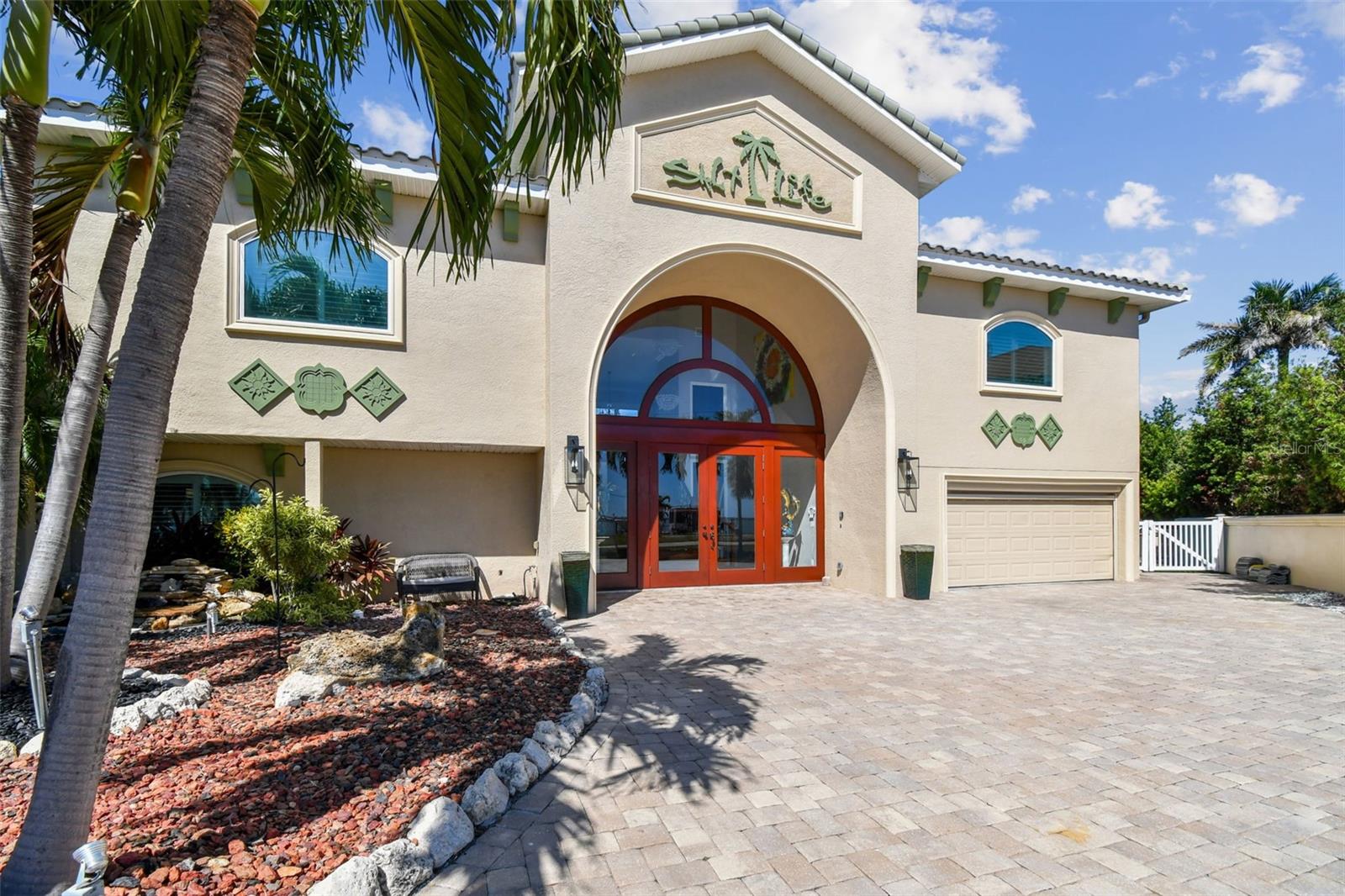 Image 8 of 100 For 582 Johns Pass Avenue