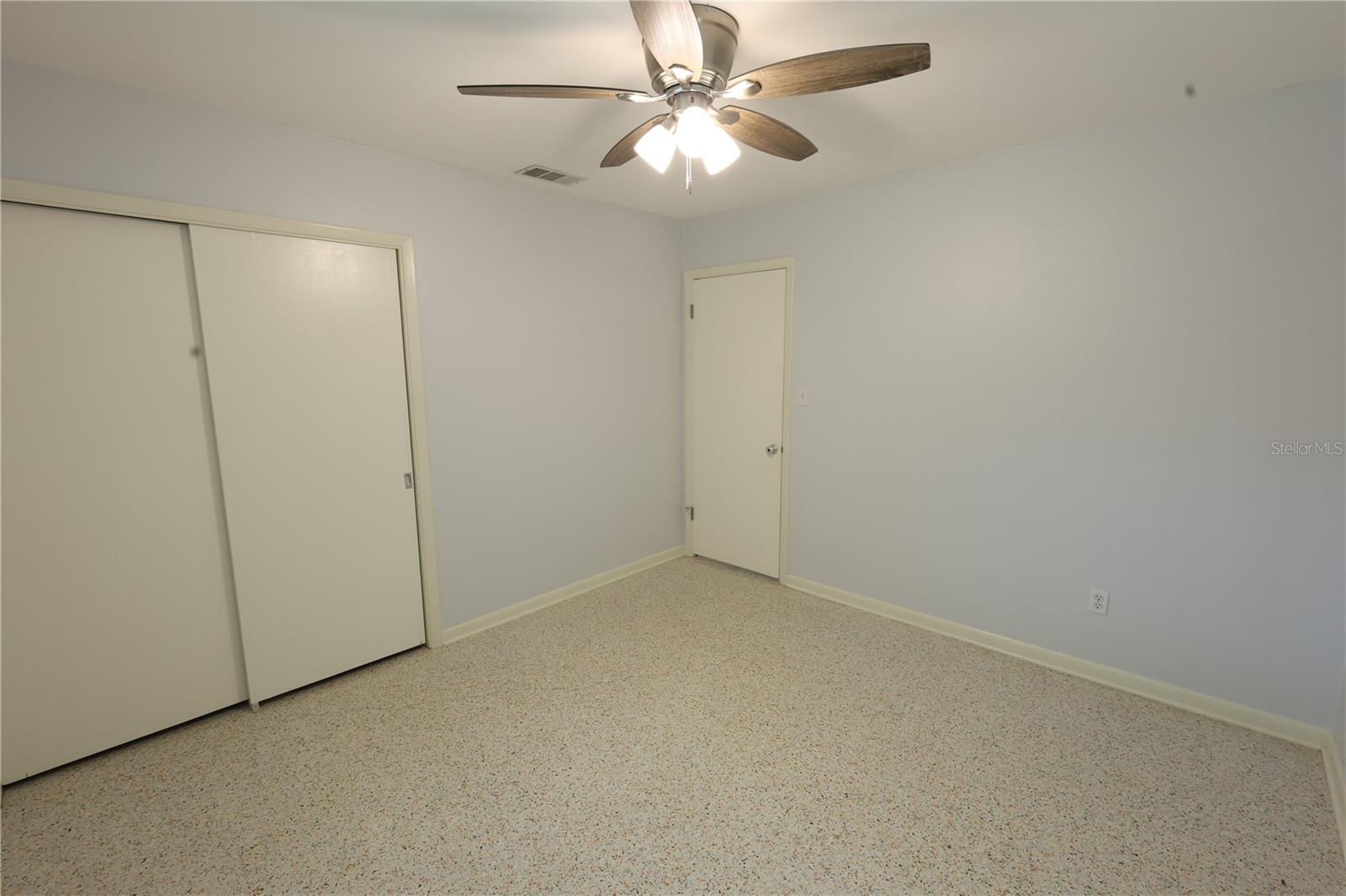 Image 17 of 21 For 1040 Charles Street