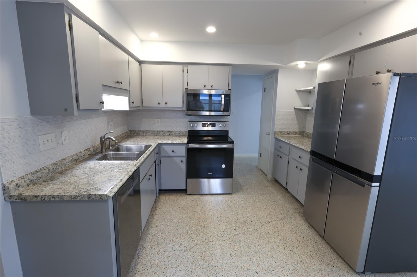 Image 2 of 21 For 1040 Charles Street