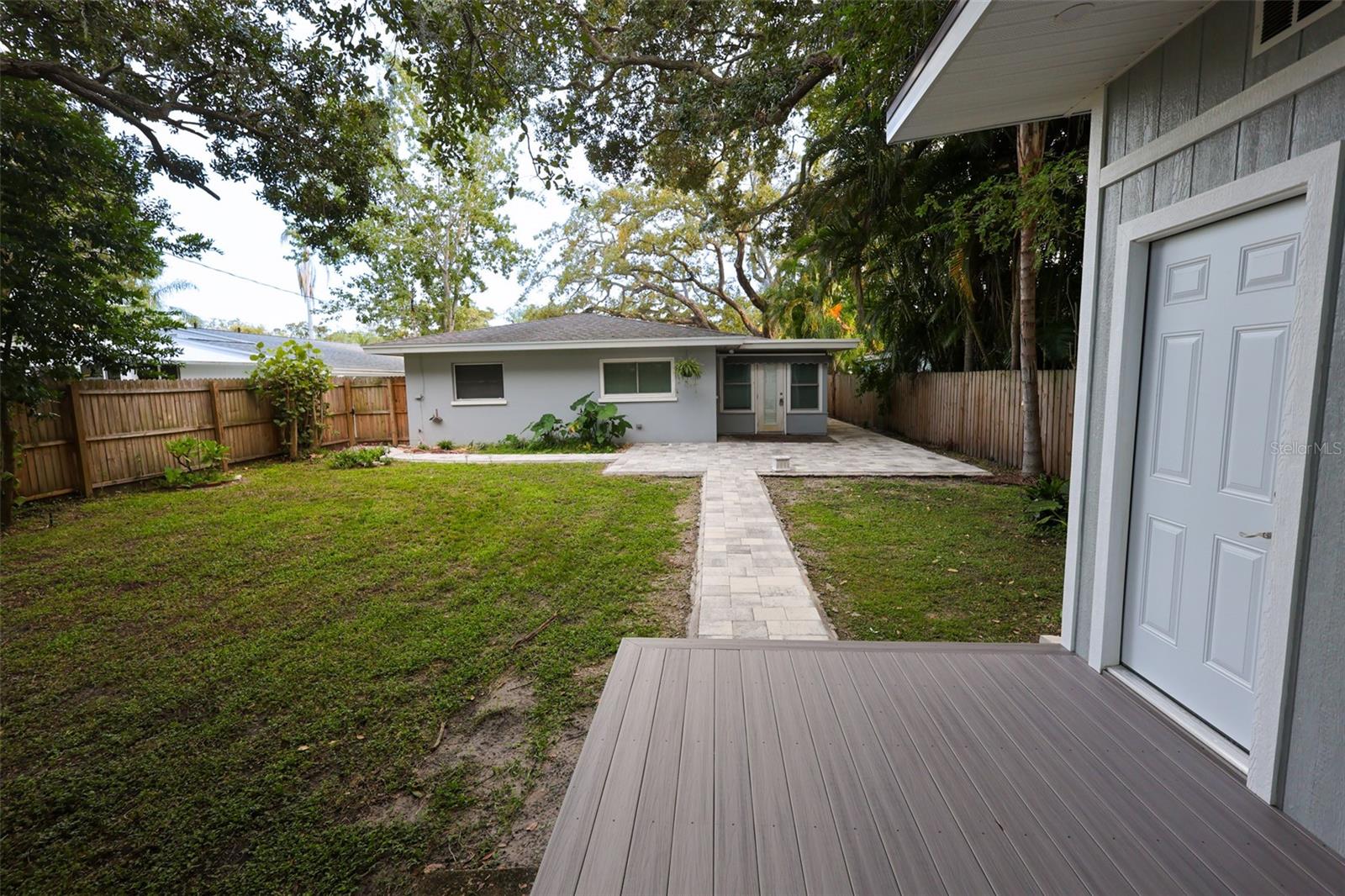 Image 21 of 21 For 1040 Charles Street