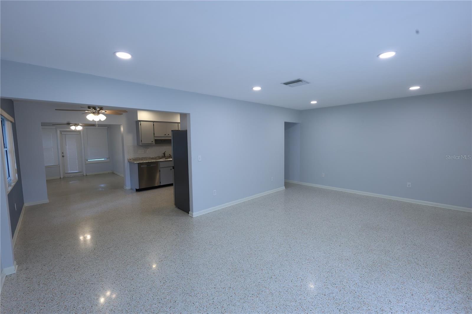 Image 6 of 21 For 1040 Charles Street