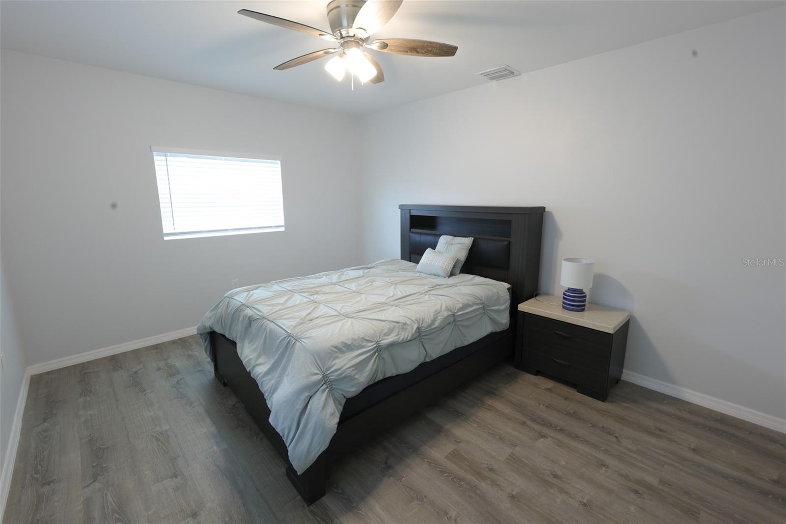 Image 8 of 21 For 1040 Charles Street