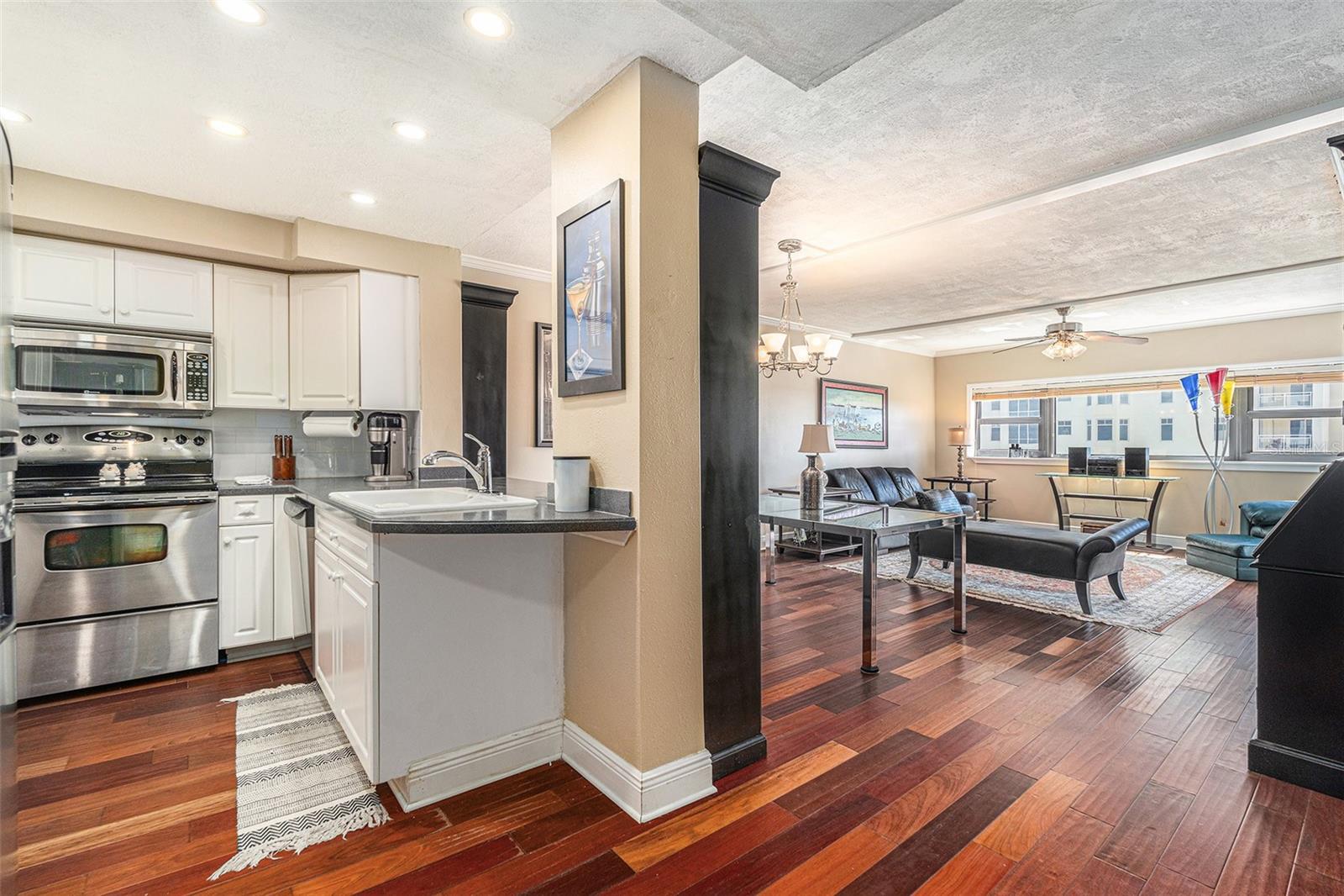 Image 13 of 26 For 4141 Bayshore Boulevard 704