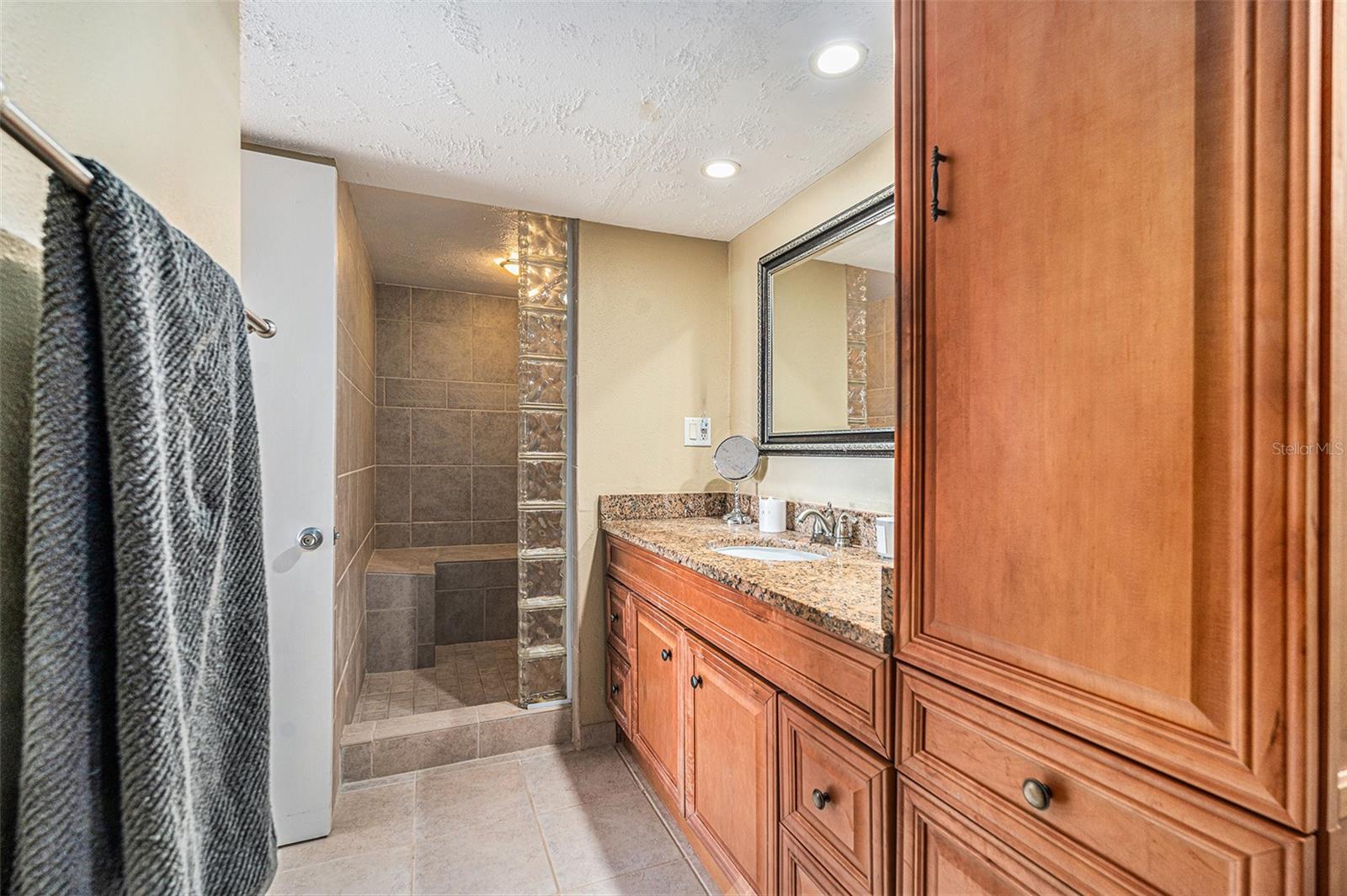 Image 23 of 26 For 4141 Bayshore Boulevard 704