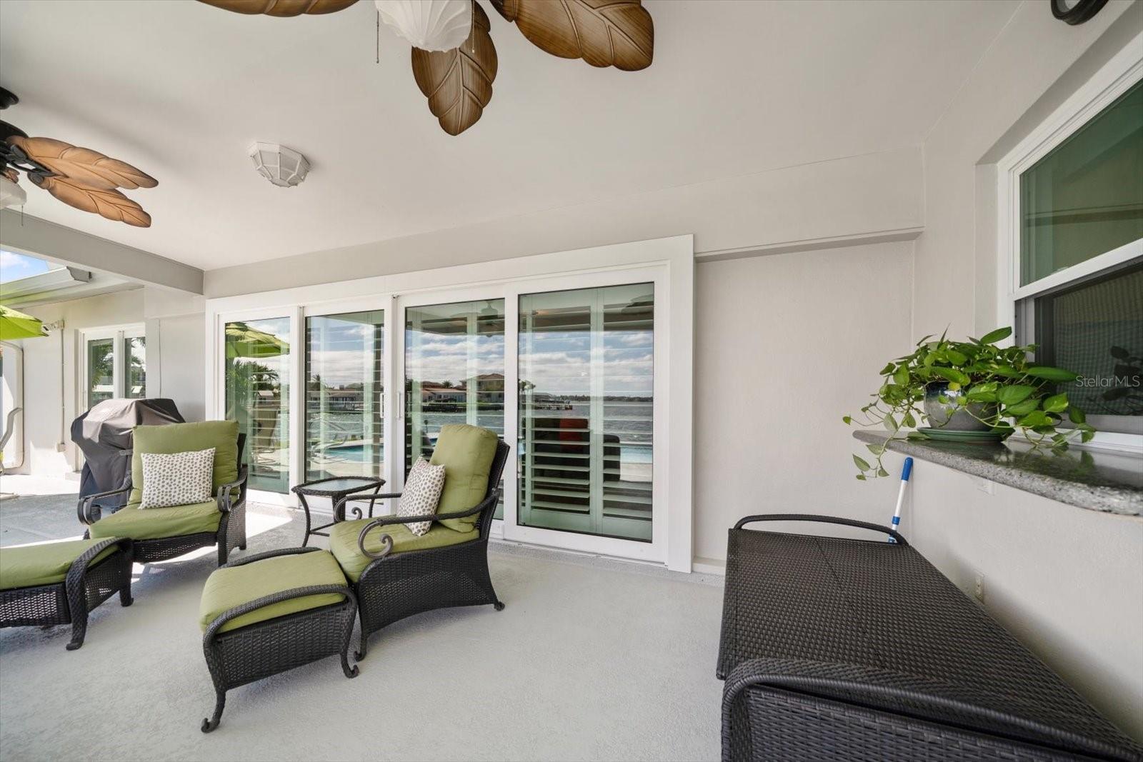 Image 12 of 30 For 615 Harbor Island