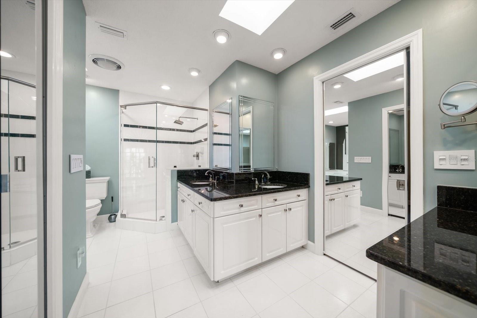 Image 16 of 30 For 615 Harbor Island