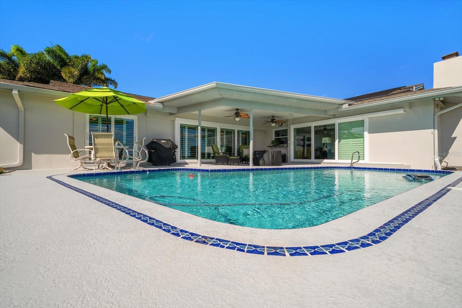 Image 23 of 30 For 615 Harbor Island