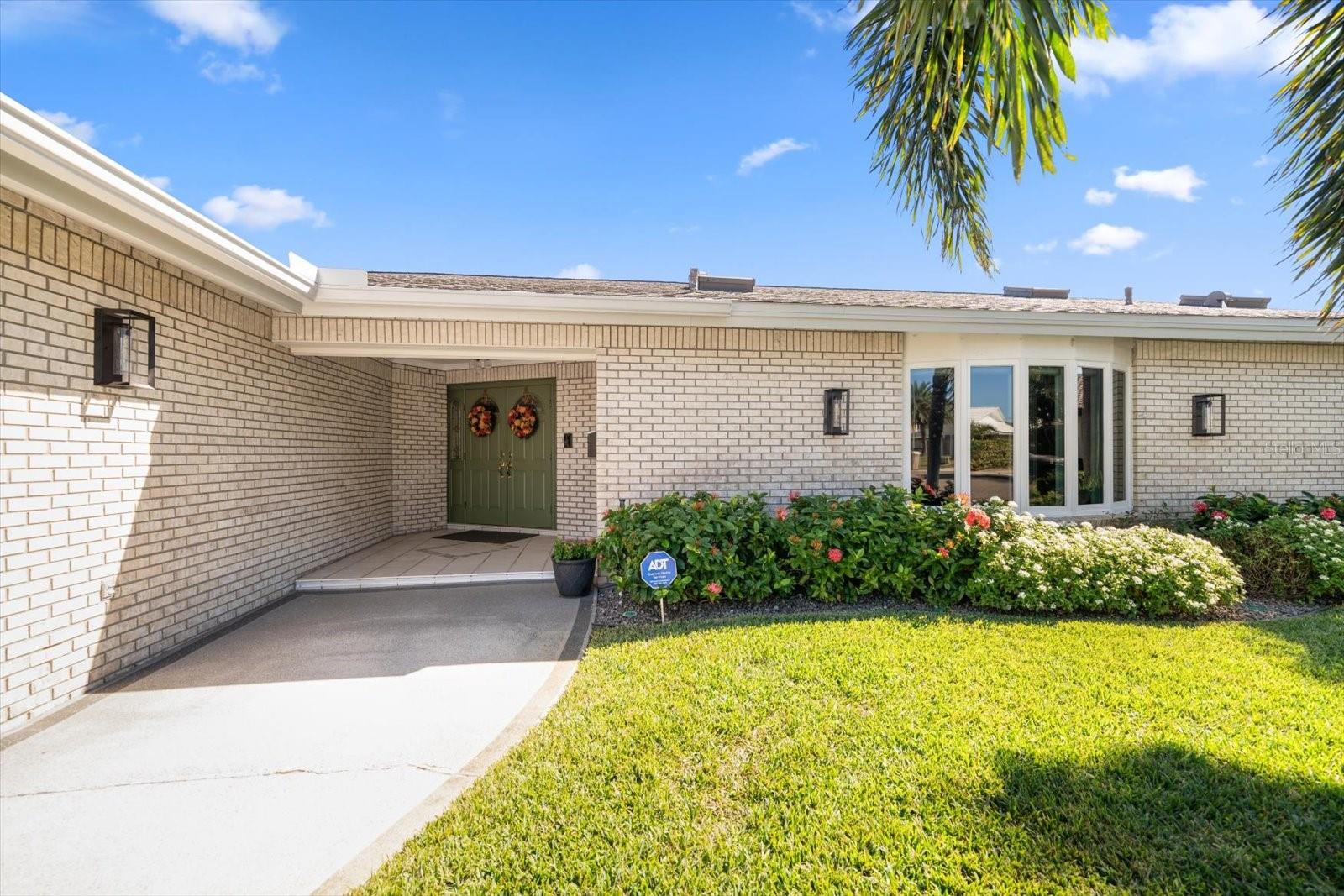 Image 7 of 30 For 615 Harbor Island