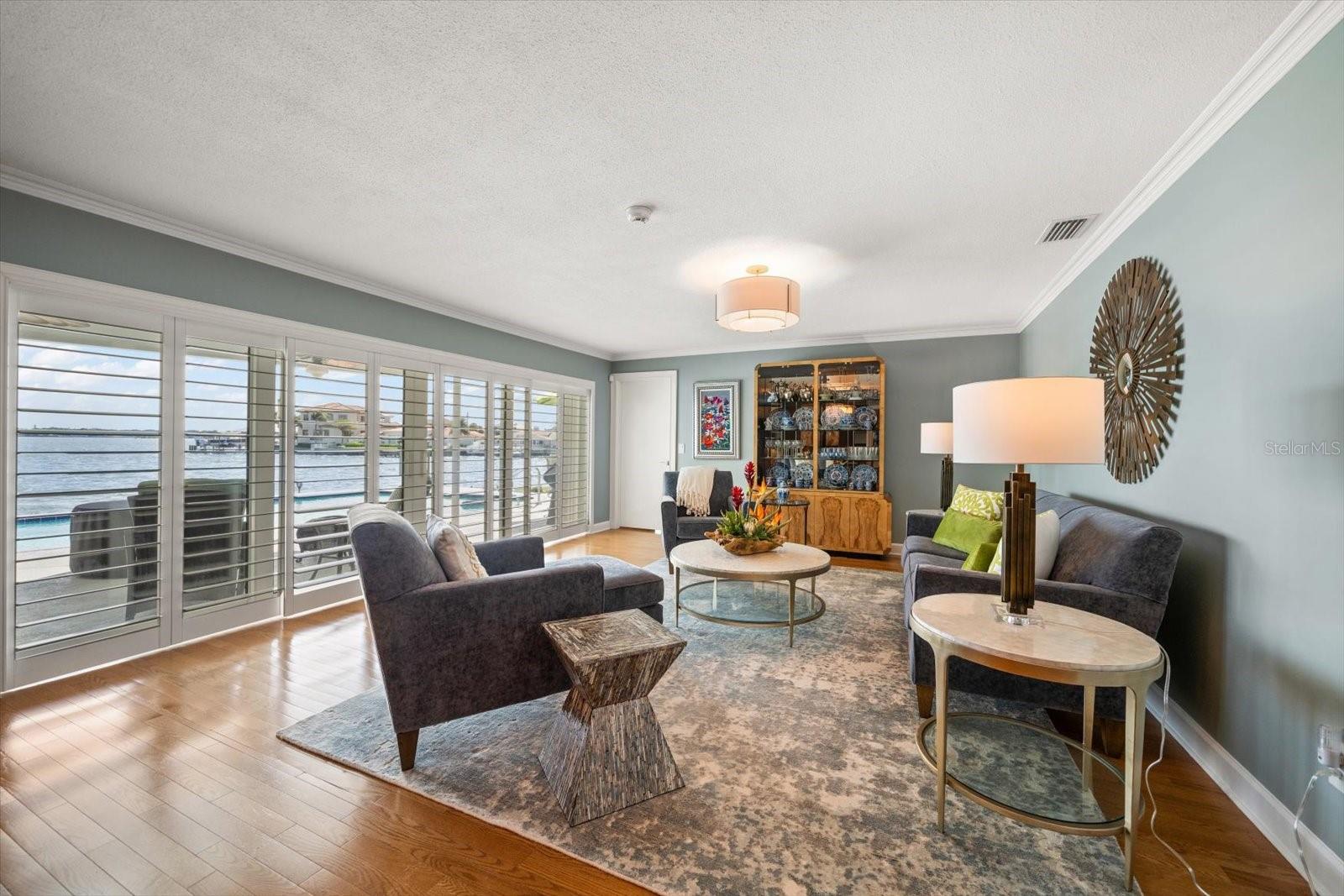 Image 9 of 30 For 615 Harbor Island