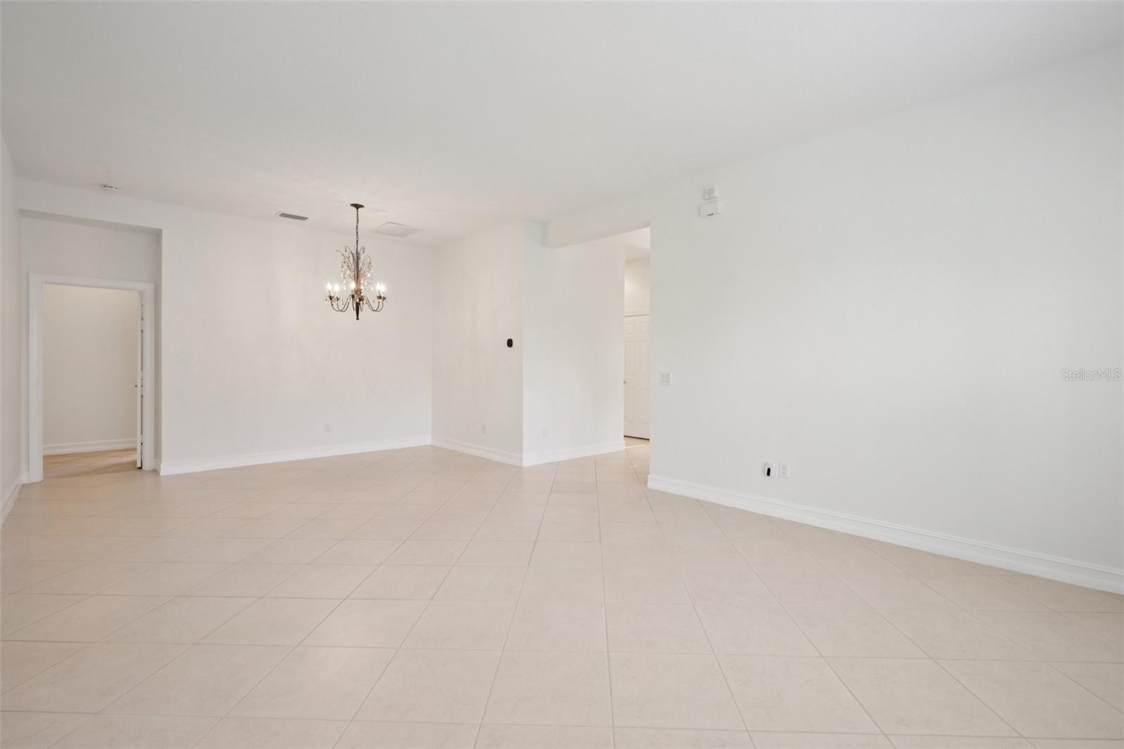 Image 12 of 53 For 5004 Sandy Brook Circle