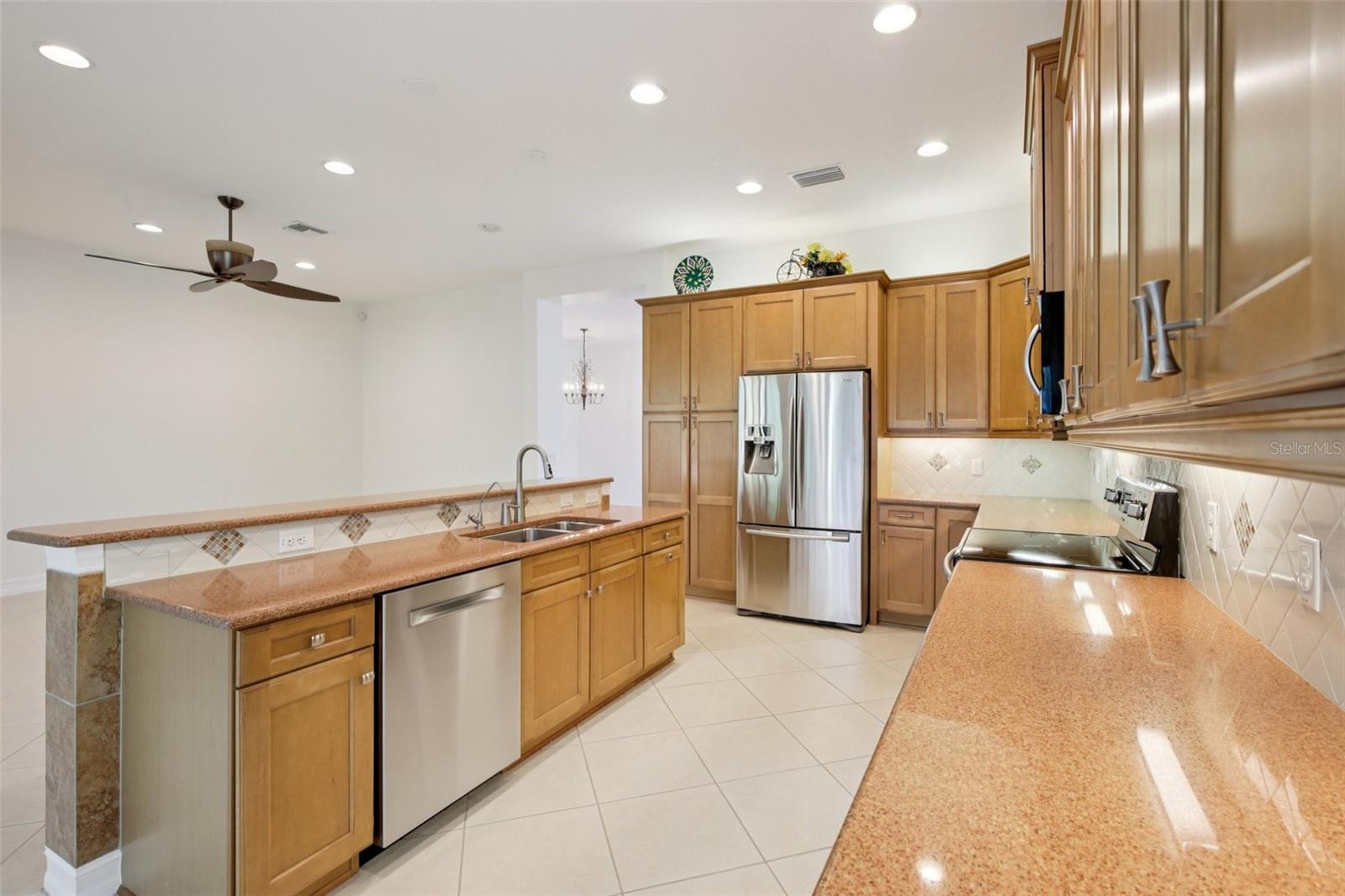 Image 15 of 53 For 5004 Sandy Brook Circle