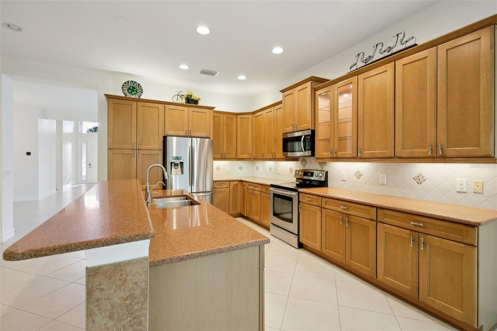 Image 16 of 53 For 5004 Sandy Brook Circle