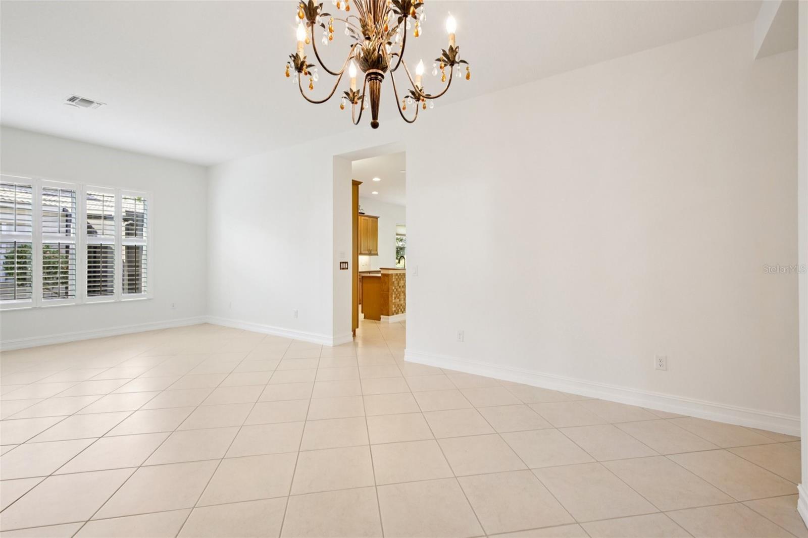 Image 22 of 53 For 5004 Sandy Brook Circle