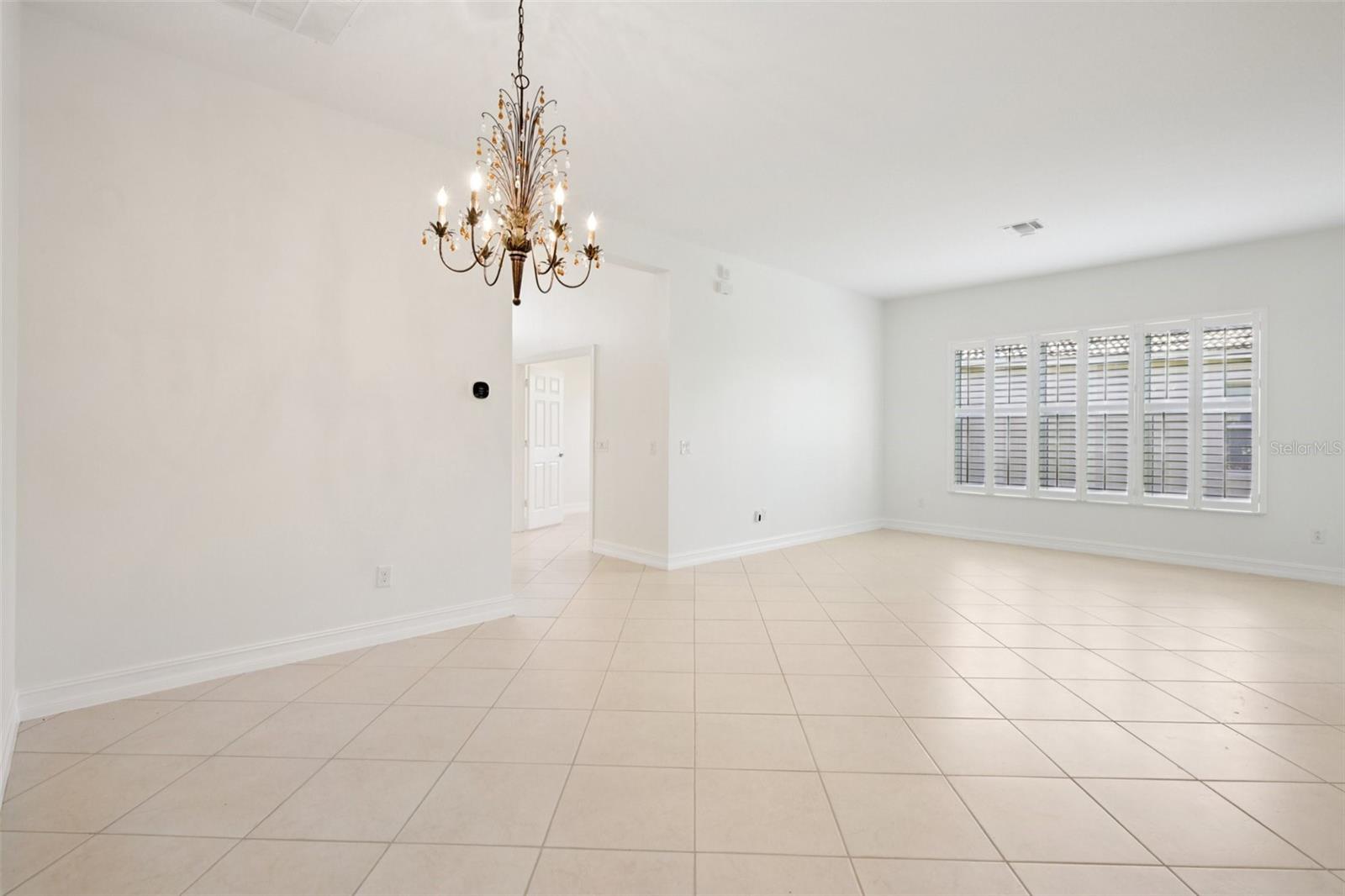 Image 23 of 53 For 5004 Sandy Brook Circle