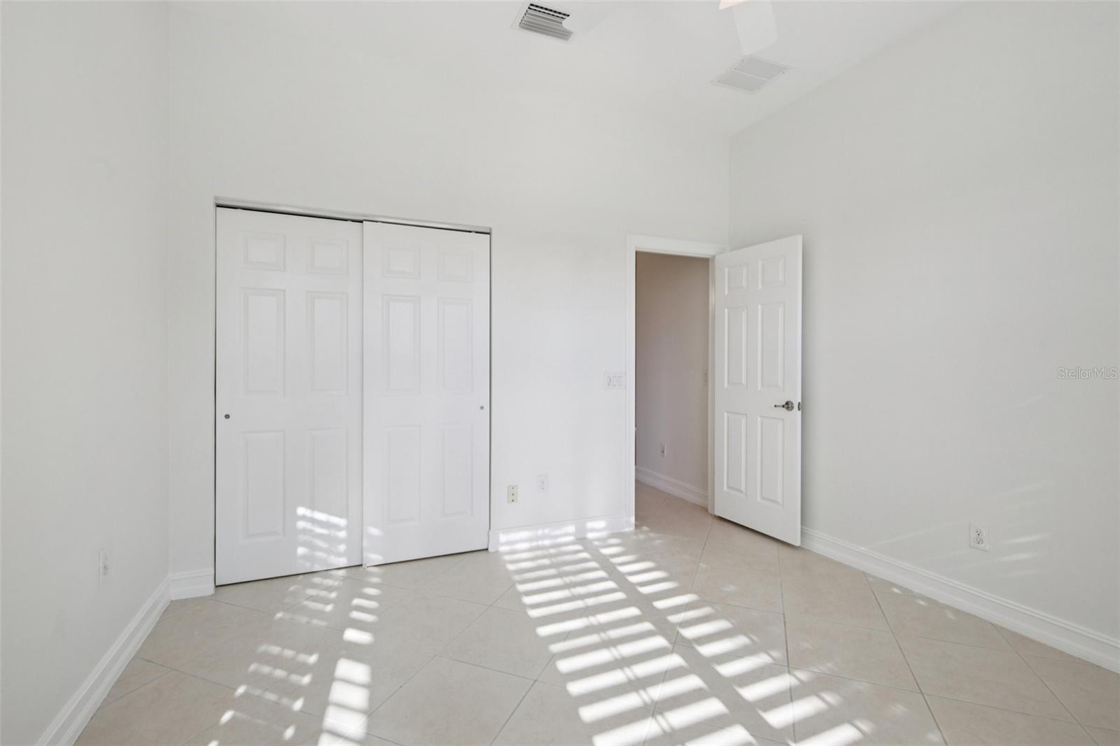 Image 27 of 53 For 5004 Sandy Brook Circle