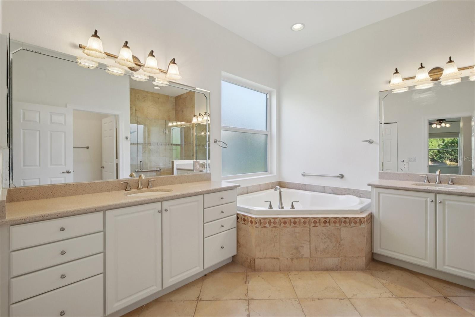 Image 38 of 53 For 5004 Sandy Brook Circle