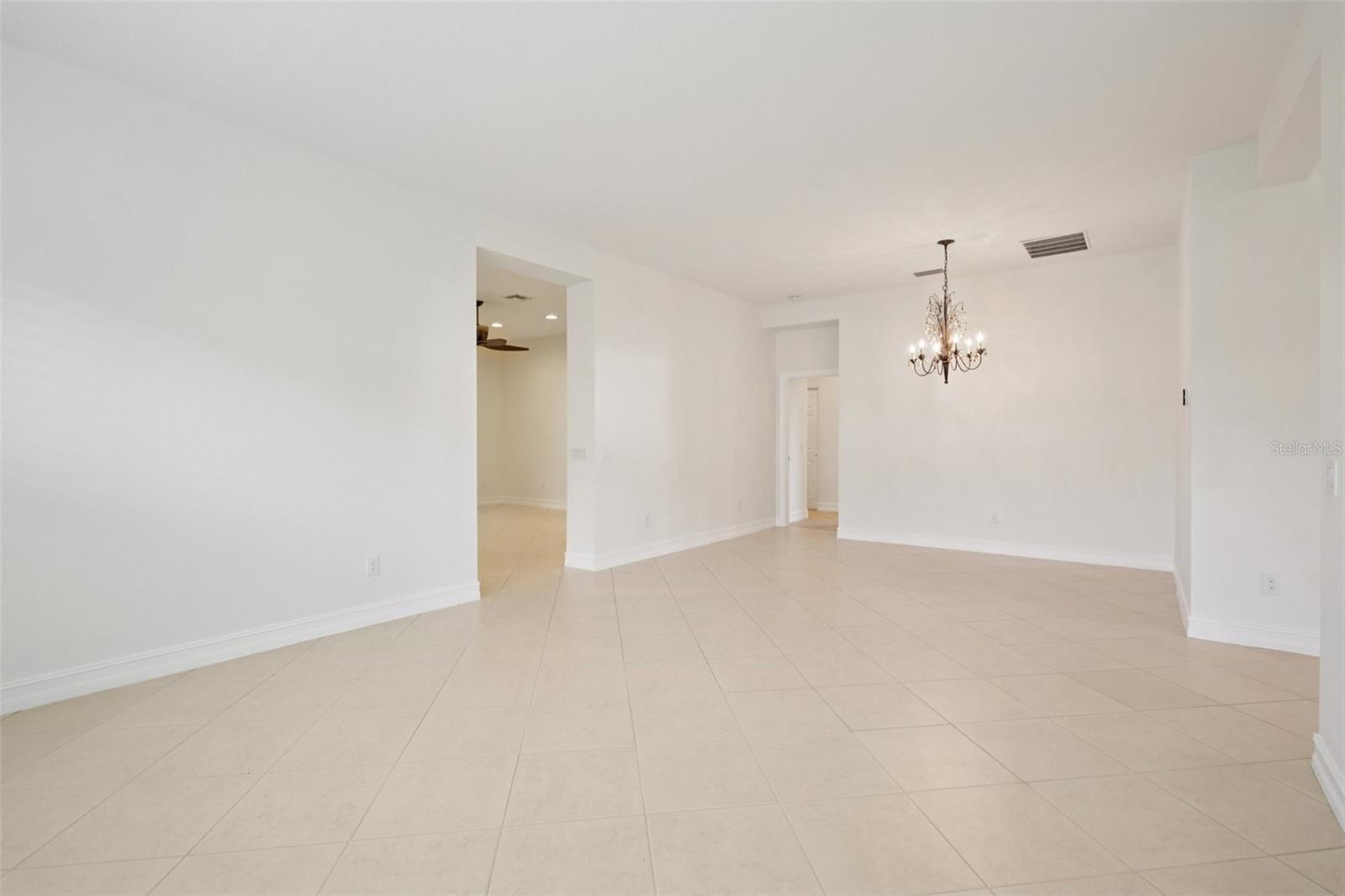 Image 9 of 53 For 5004 Sandy Brook Circle