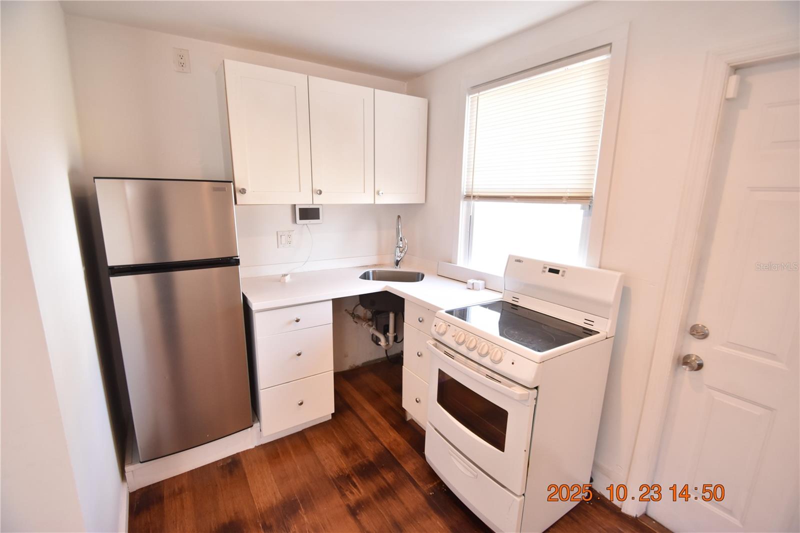 Image 15 of 16 For 4520 Burlington Avenue N Back