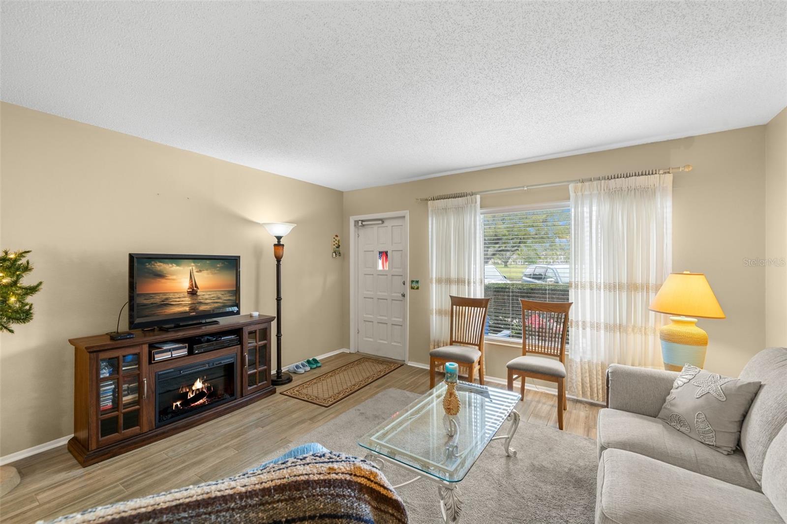 Image 5 of 39 For 2379 Finlandia Lane 21