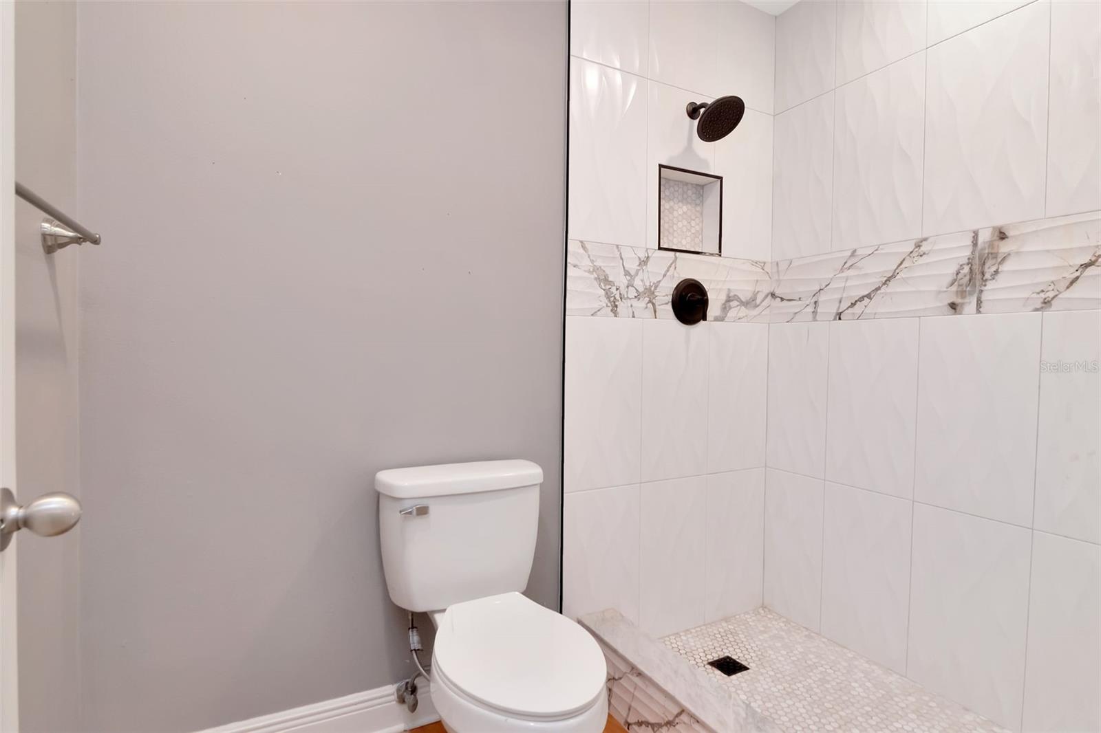 Image 23 of 36 For 104 Biscayne Avenue B