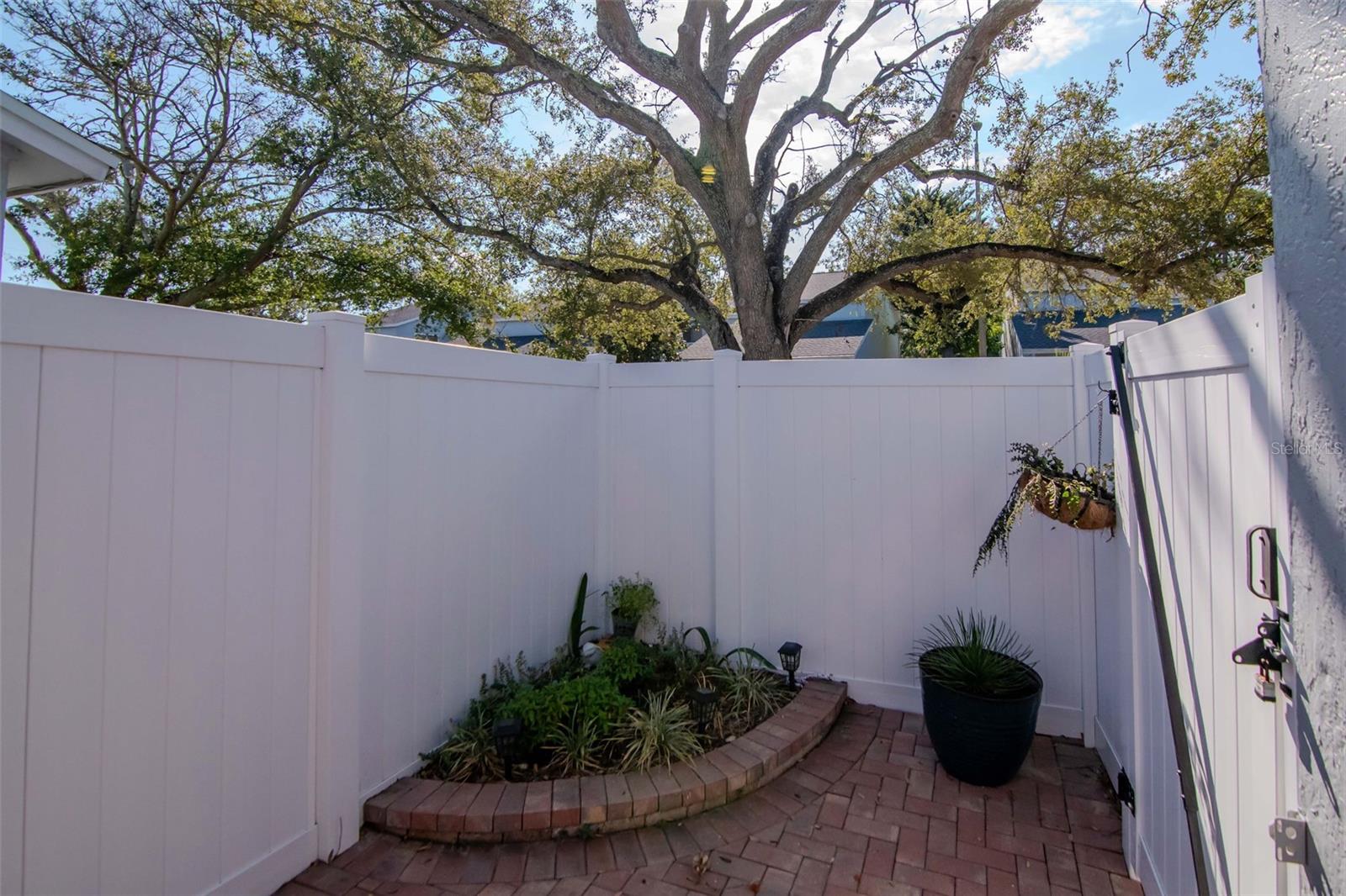 Image 31 of 36 For 104 Biscayne Avenue B