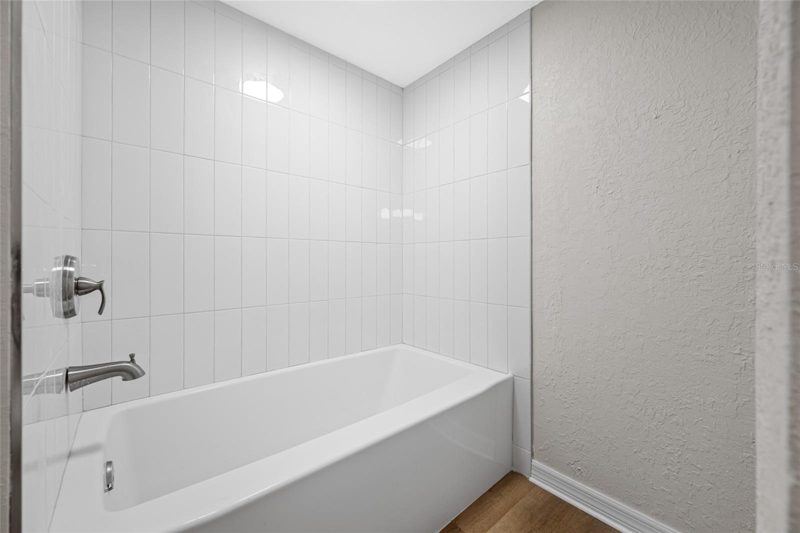 Image 14 of 21 For 5870 56th Avenue N D205