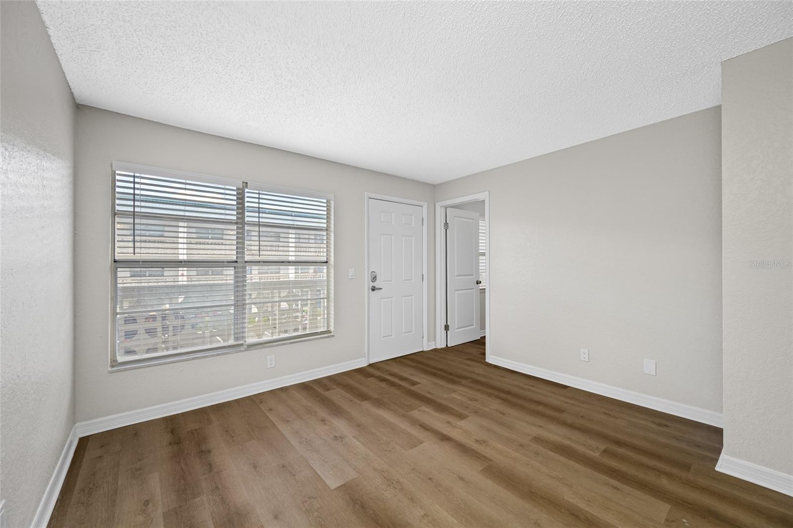 Image 5 of 21 For 5870 56th Avenue N D205