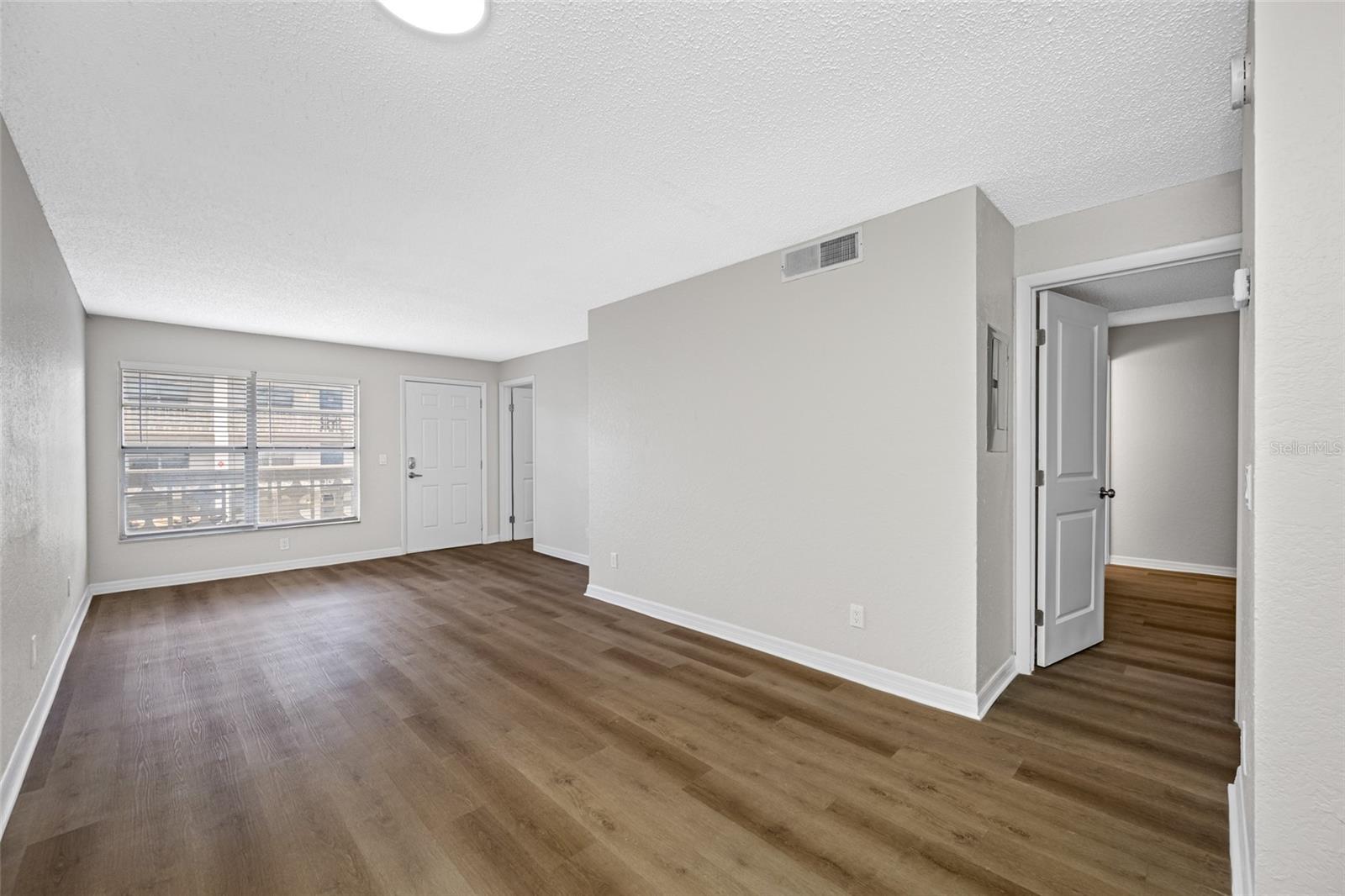 Image 6 of 21 For 5870 56th Avenue N D205