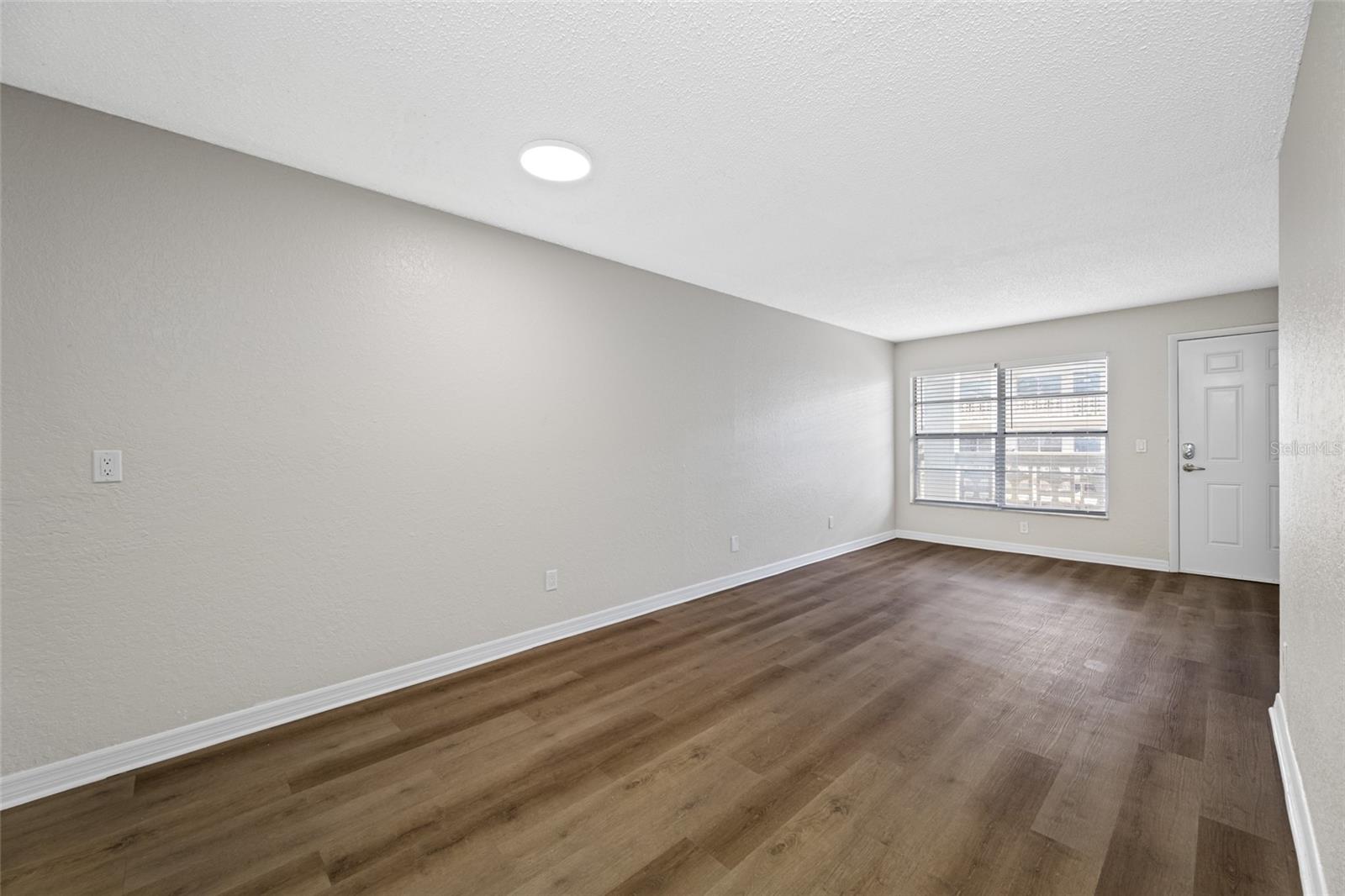 Image 7 of 21 For 5870 56th Avenue N D205