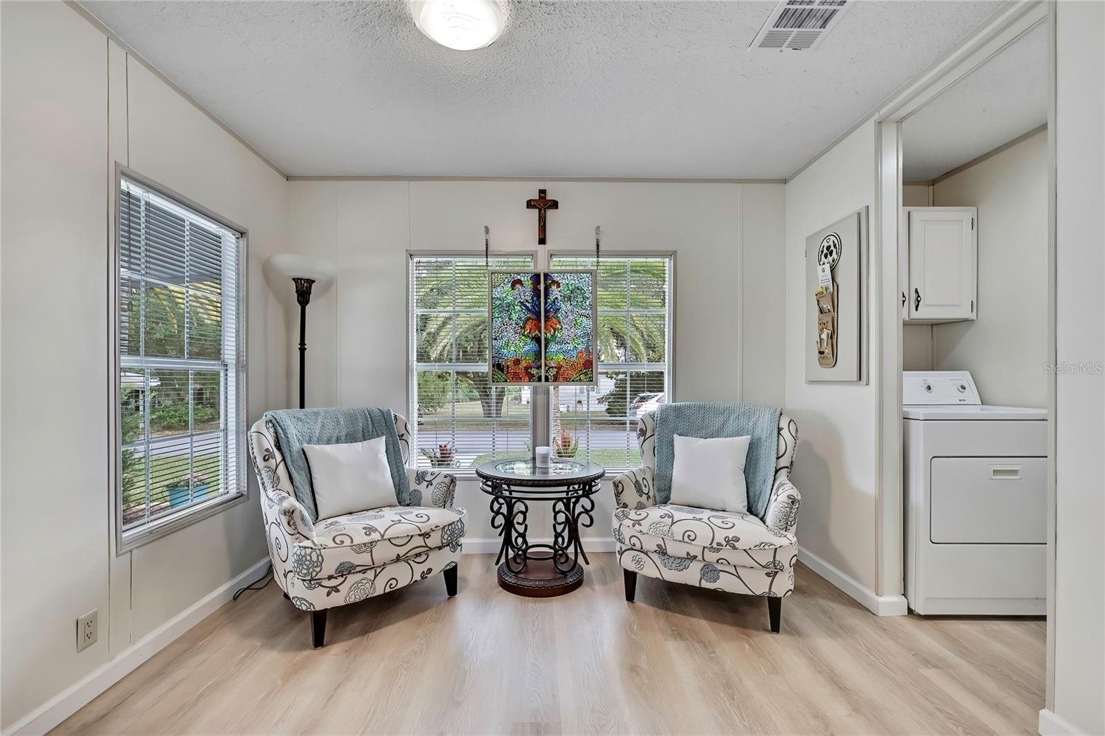 Image 11 of 44 For 12160 Sara  