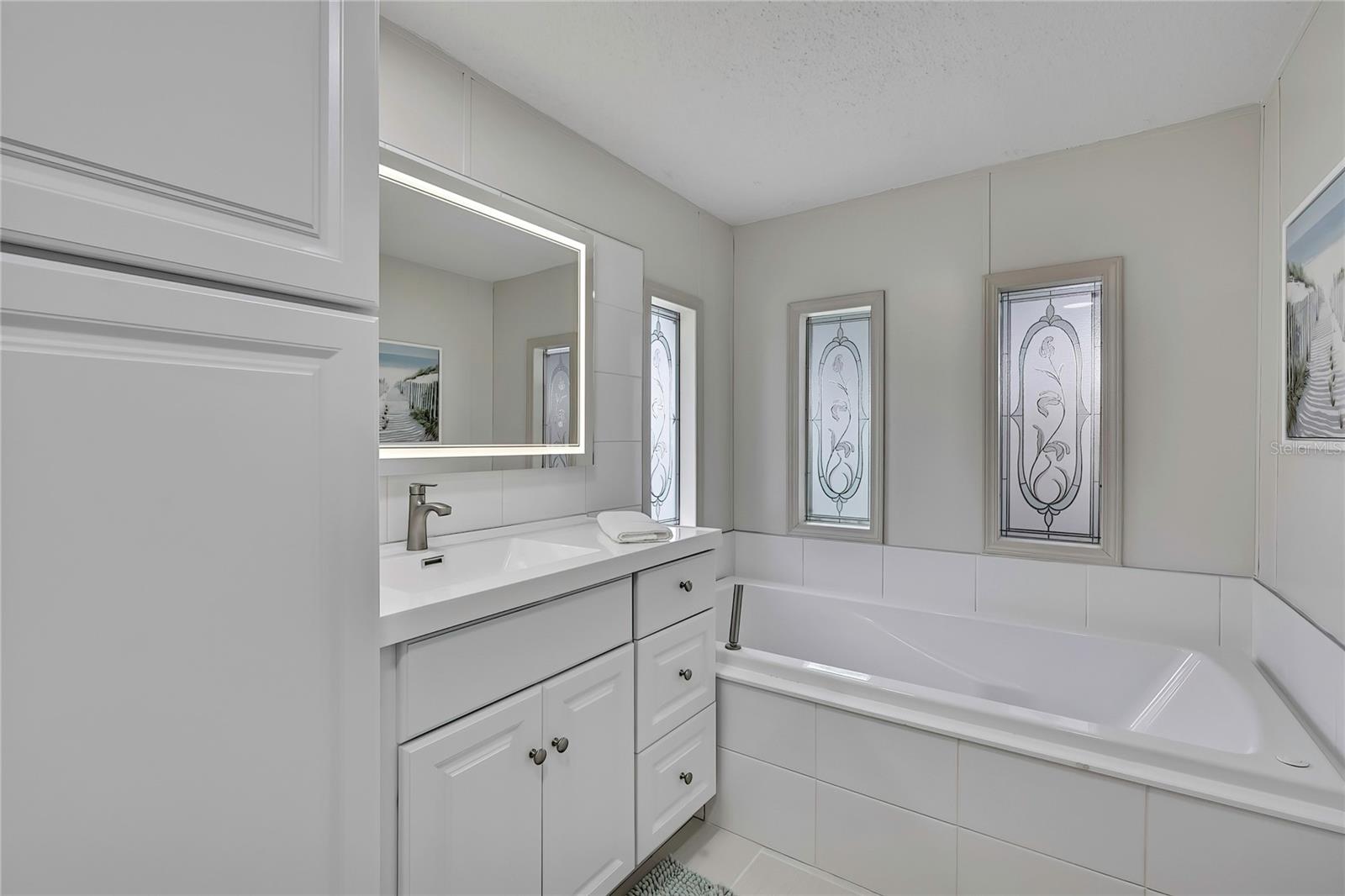 Image 17 of 44 For 12160 Sara  